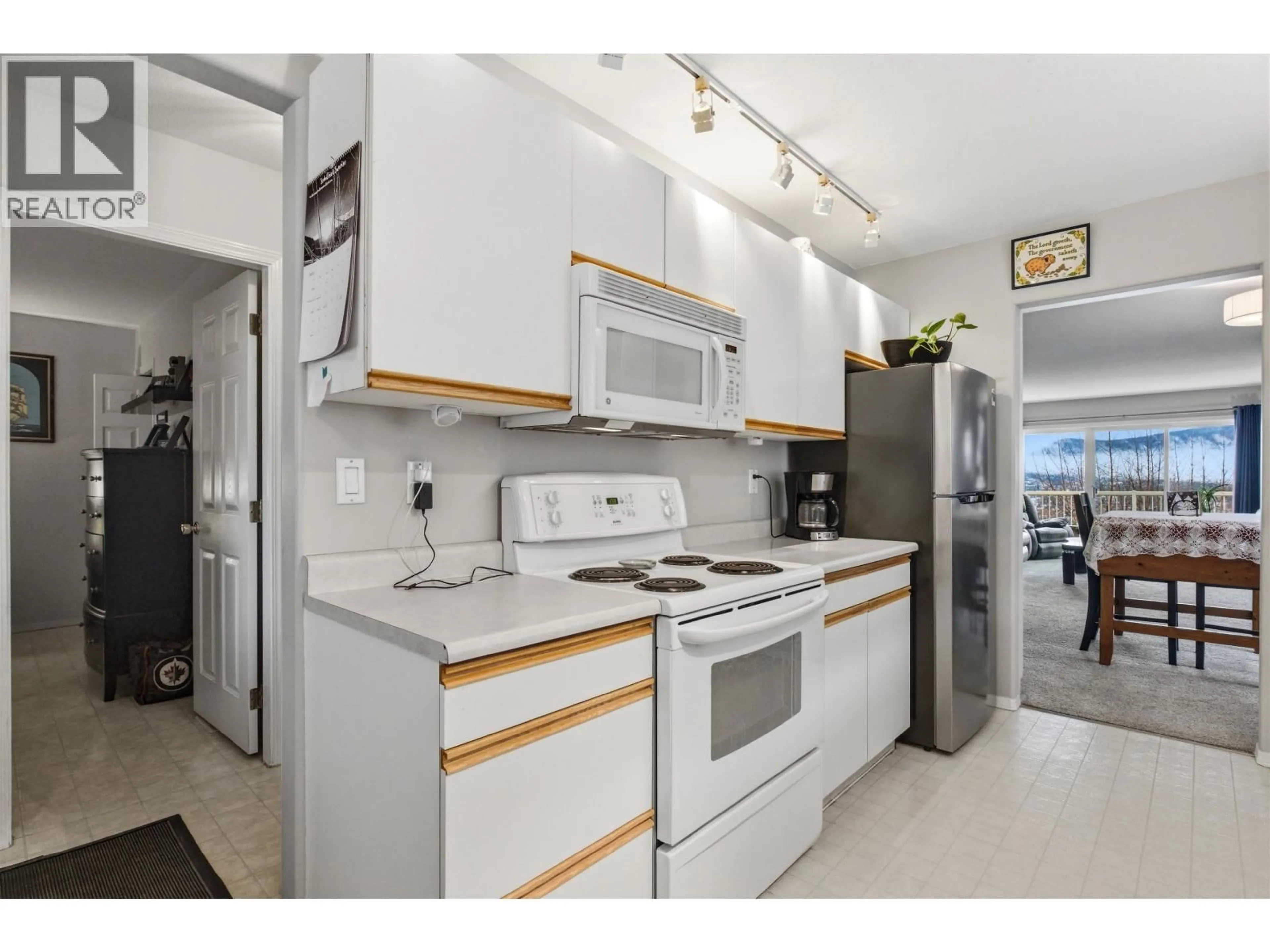 Standard kitchen, unknown for 9 - 500 WOTZKE DRIVE, Williams Lake British Columbia V2G4S9