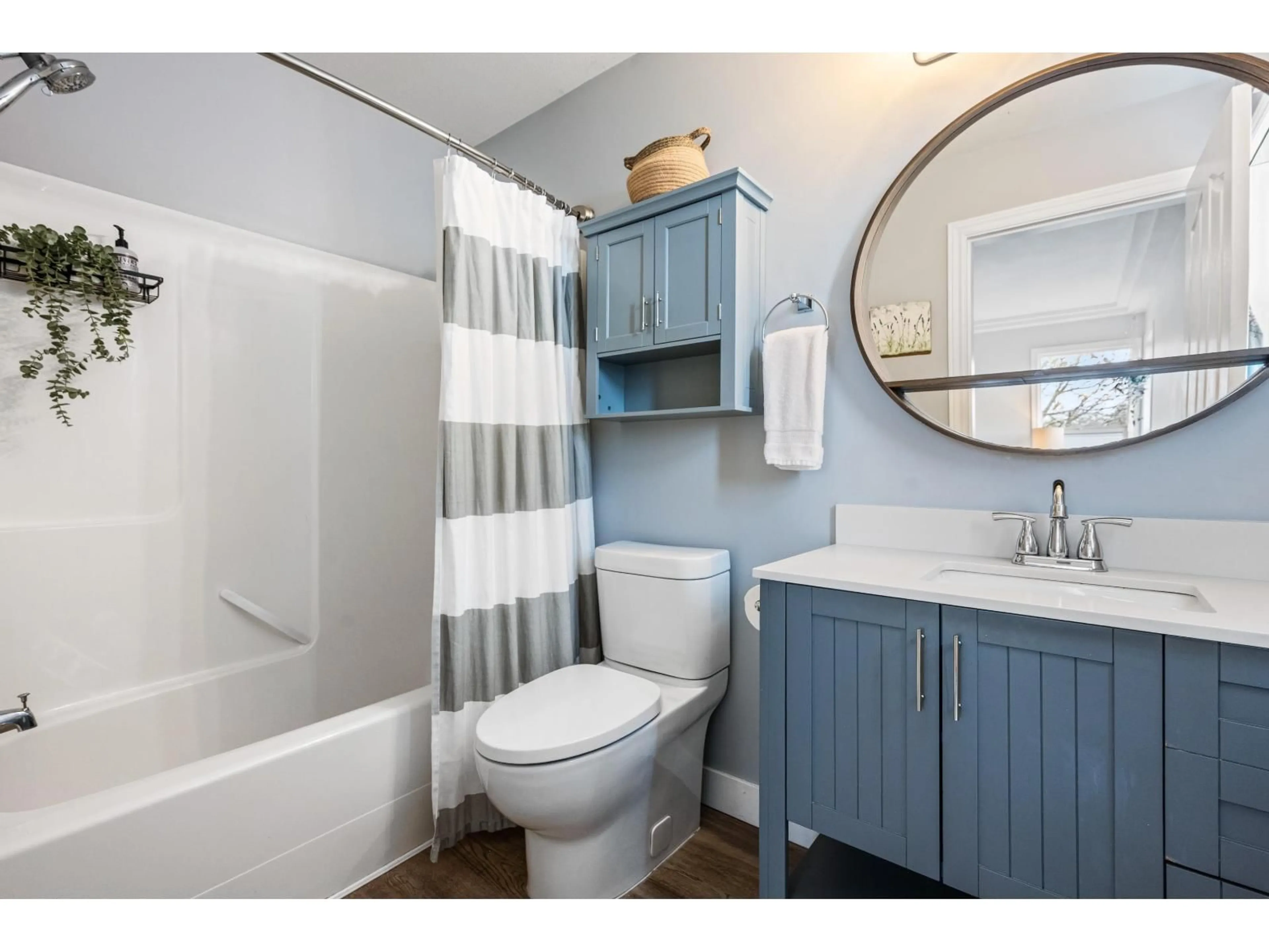 Standard bathroom, unknown for B - 45658 LEWIS AVENUE, Chilliwack British Columbia V2P3C6