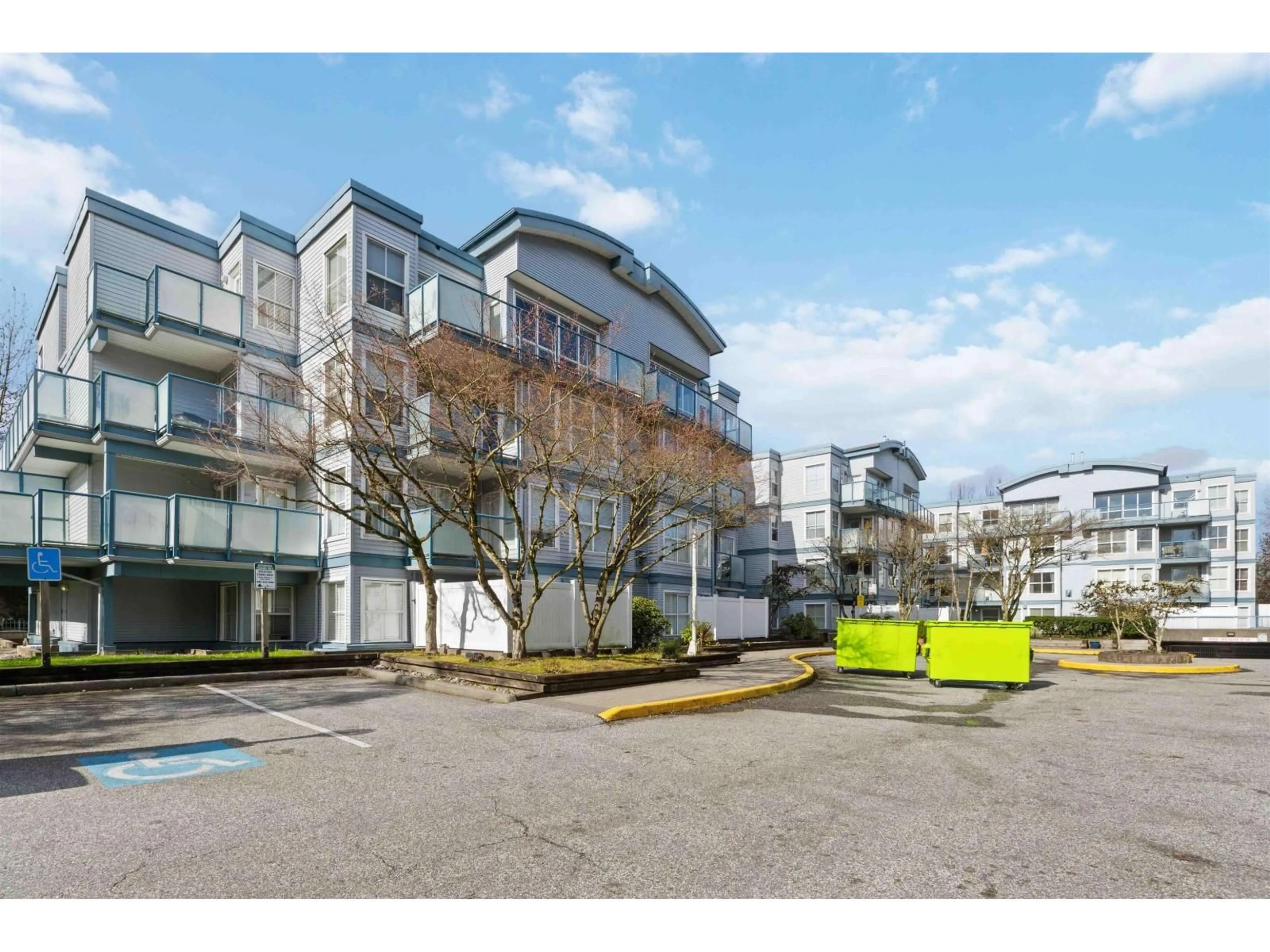 Unknown for 204 - 14885 100 AVENUE, Surrey British Columbia V3R0W1