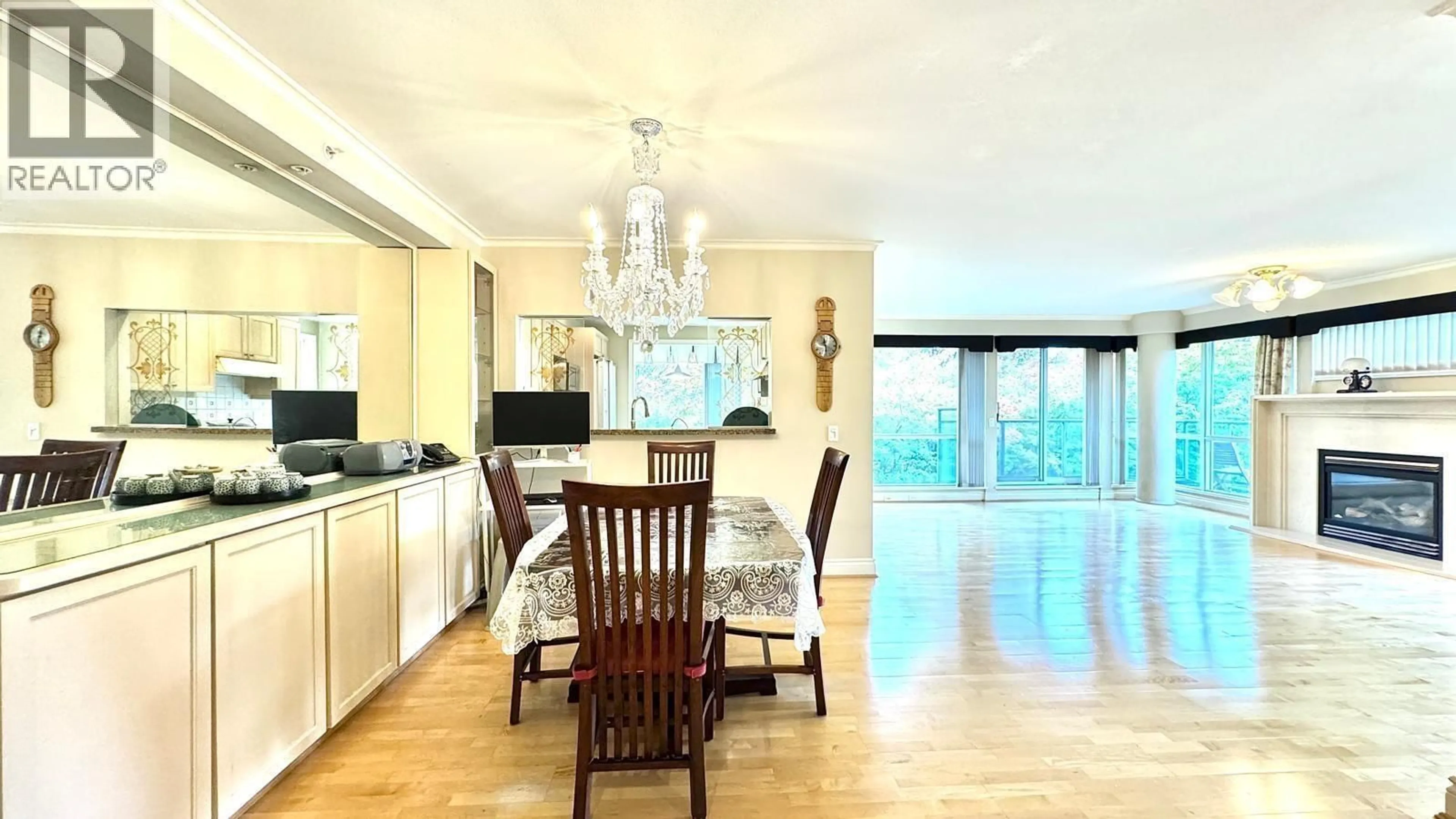 Dining room, wood/laminate floor for 412 - 618 45TH AVENUE, Vancouver British Columbia V5Z4R7