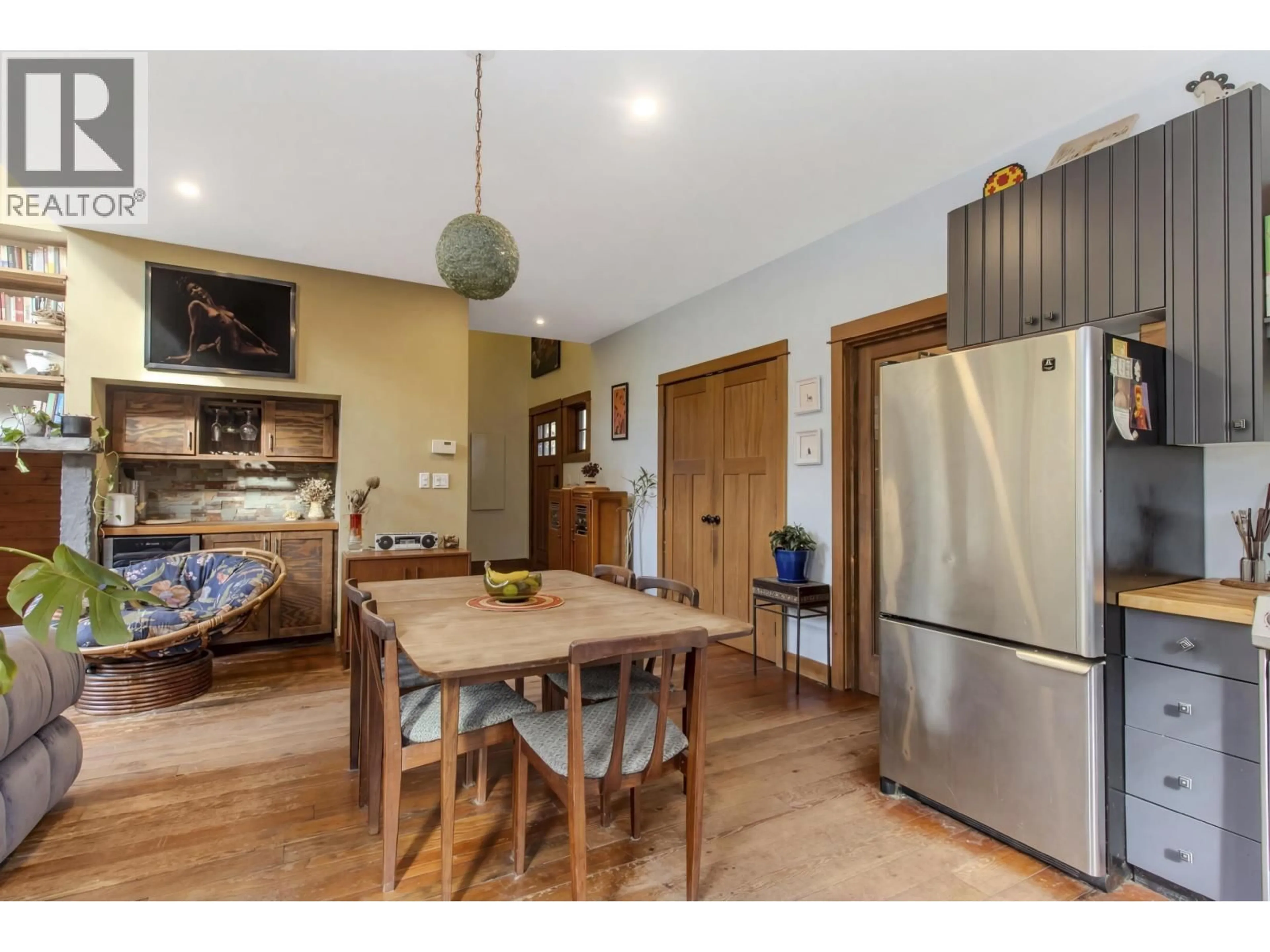 Open concept kitchen, unknown for 41645 GOVERNMENT ROAD, Squamish British Columbia V0N1H0