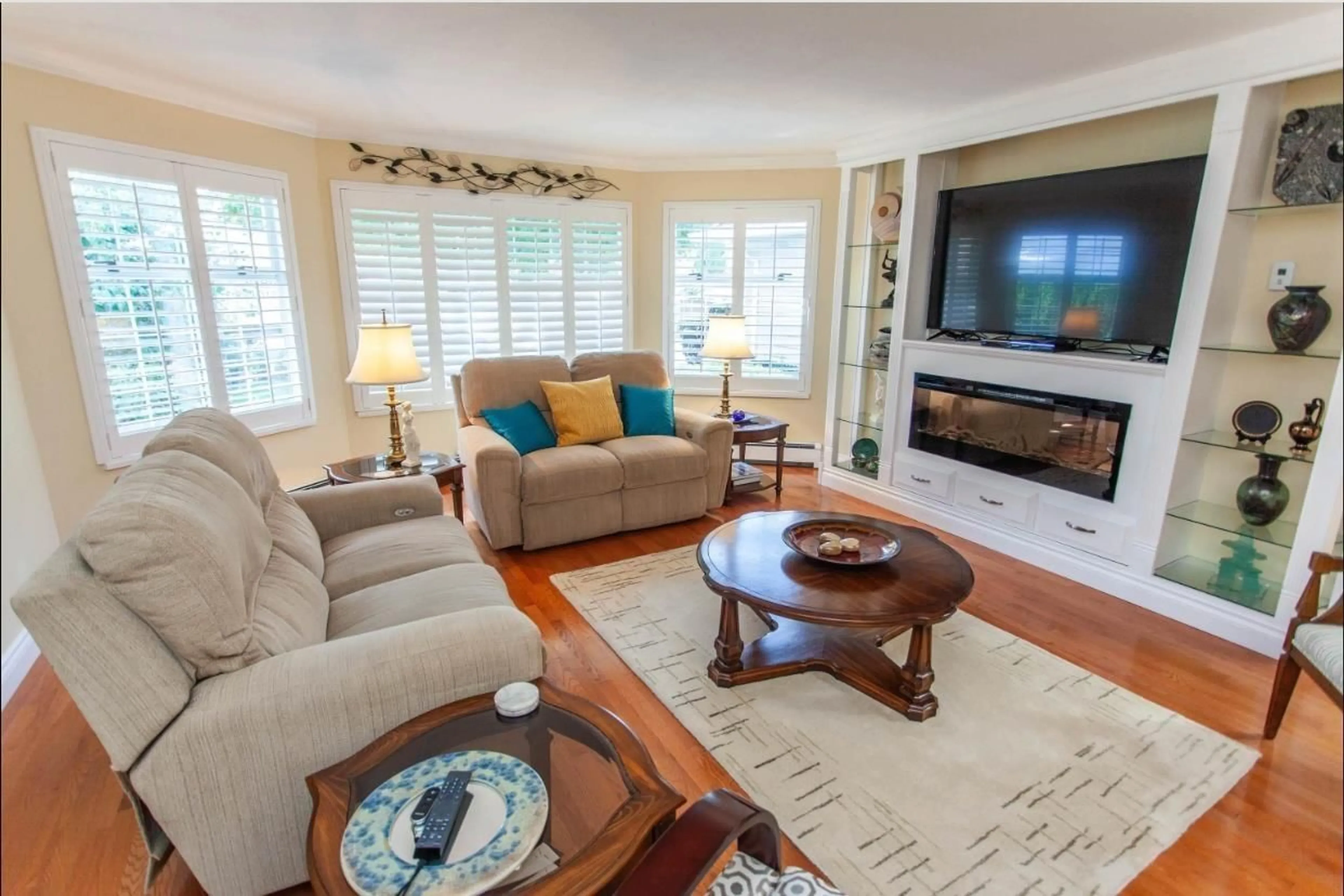 Living room with furniture, unknown for 12665 24A AVENUE, Surrey British Columbia V4A8N8