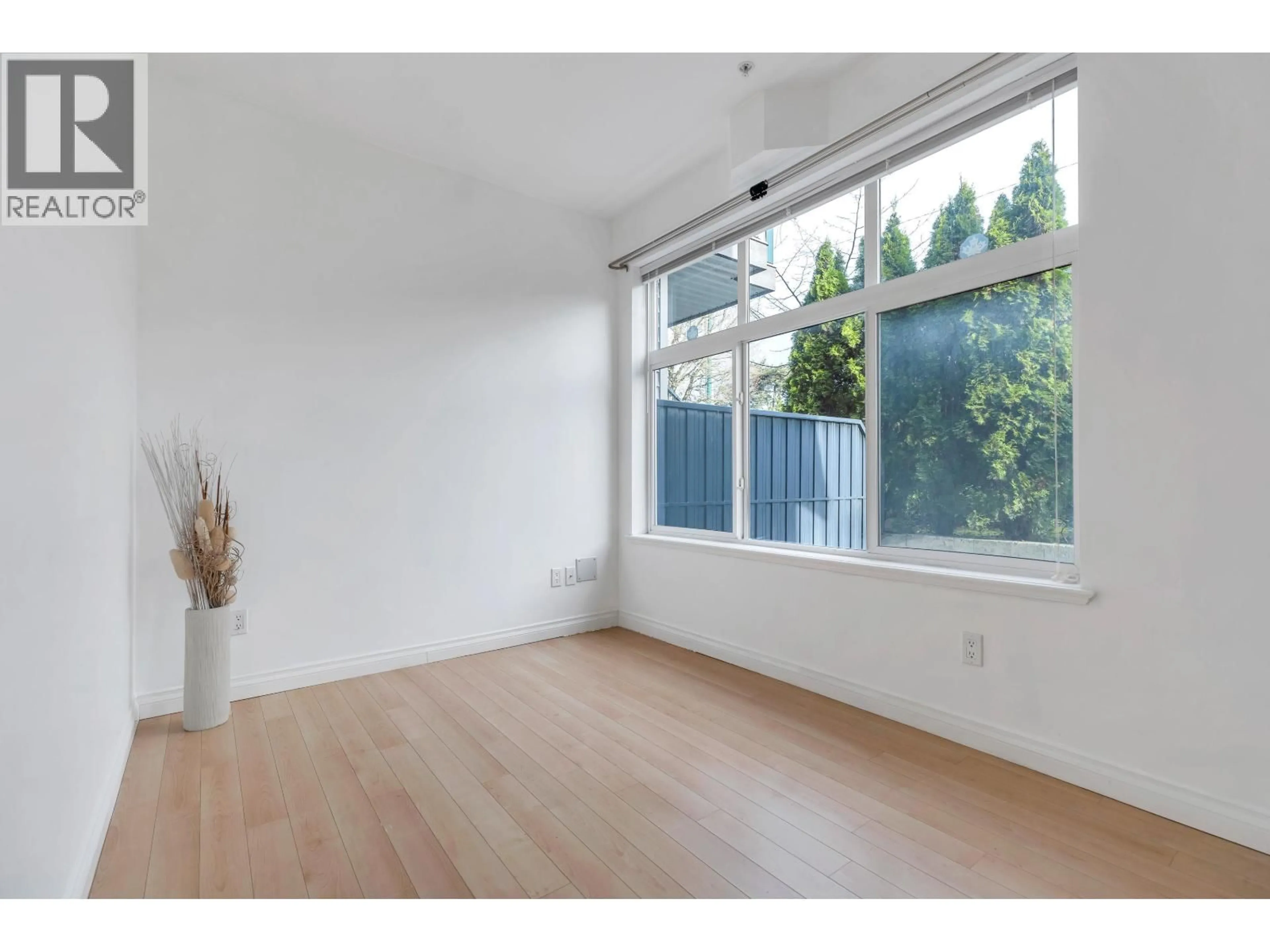 A pic of a room for 119 - 7333 16TH AVENUE, Burnaby British Columbia V3N0A8