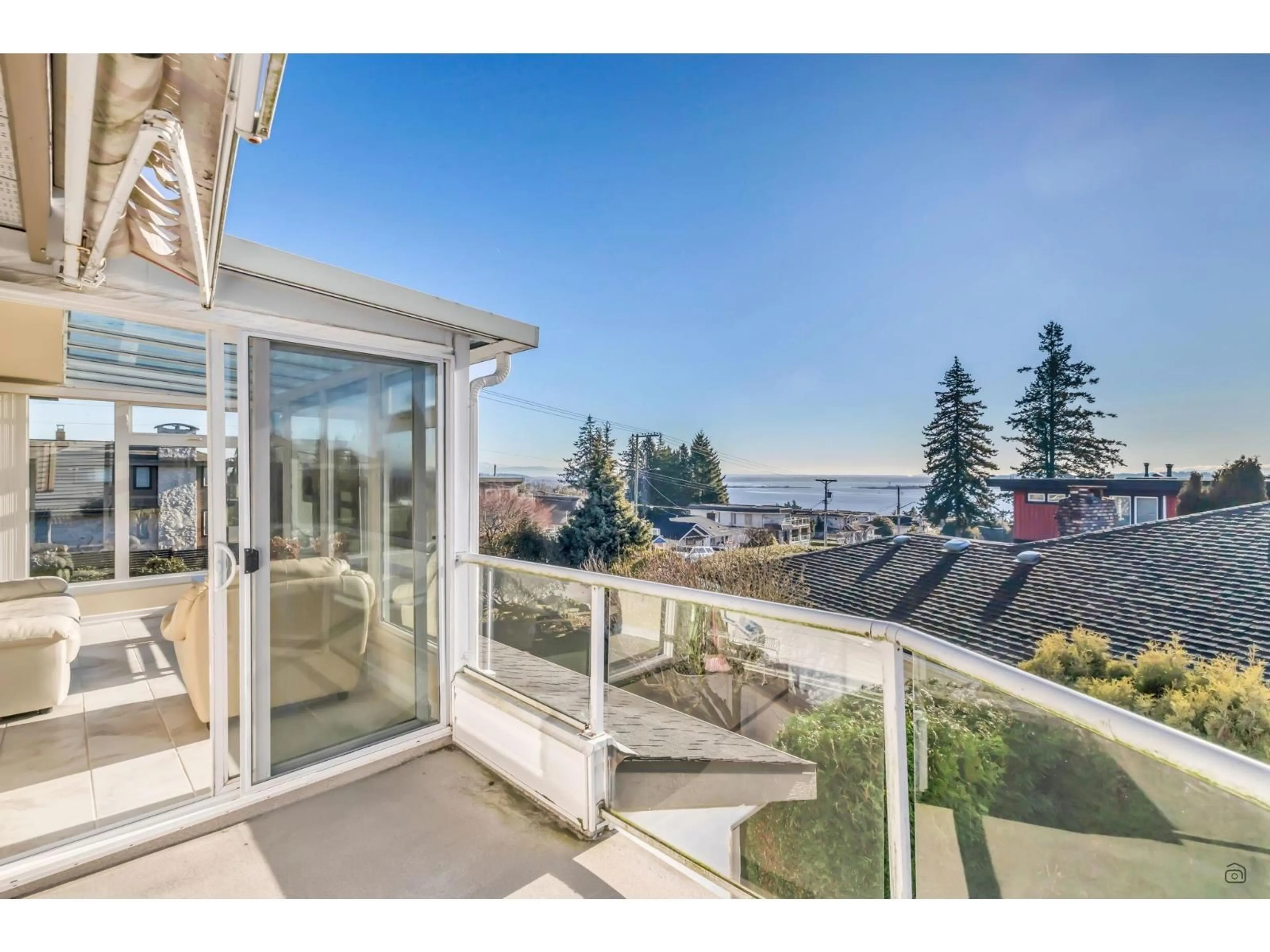 Patio, water/lake/river/ocean view for 1191 FINLAY STREET, White Rock British Columbia V4B4K9
