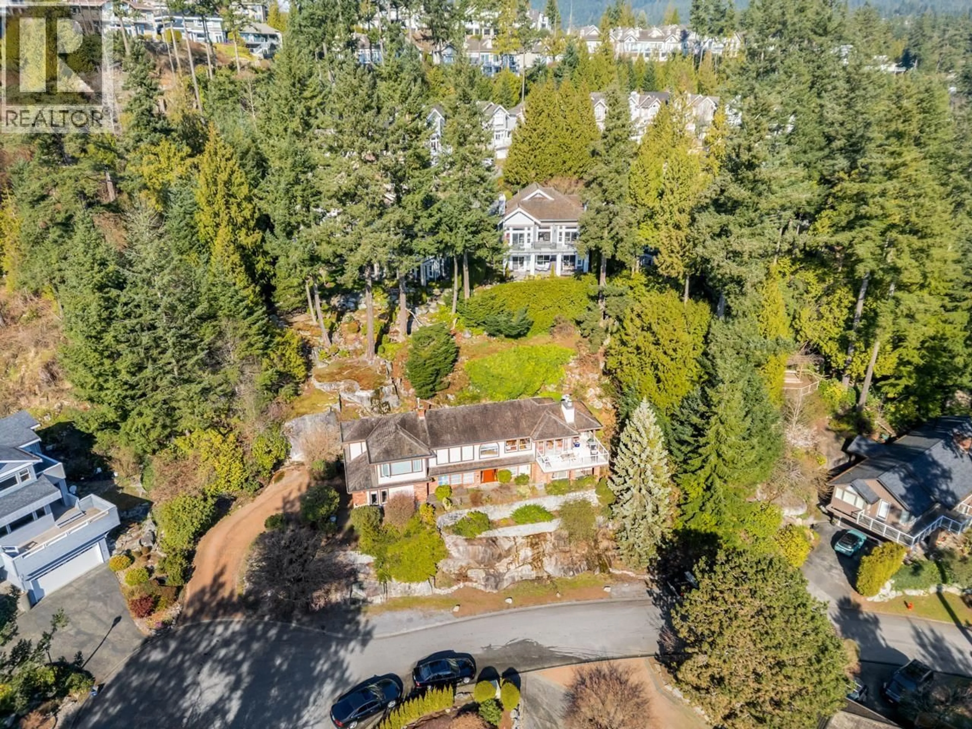 A pic from outside/outdoor area/front of a property/back of a property/a pic from drone, water/lake/river/ocean view for 4815 HEADLAND CLOSE, West Vancouver British Columbia V7W3C2