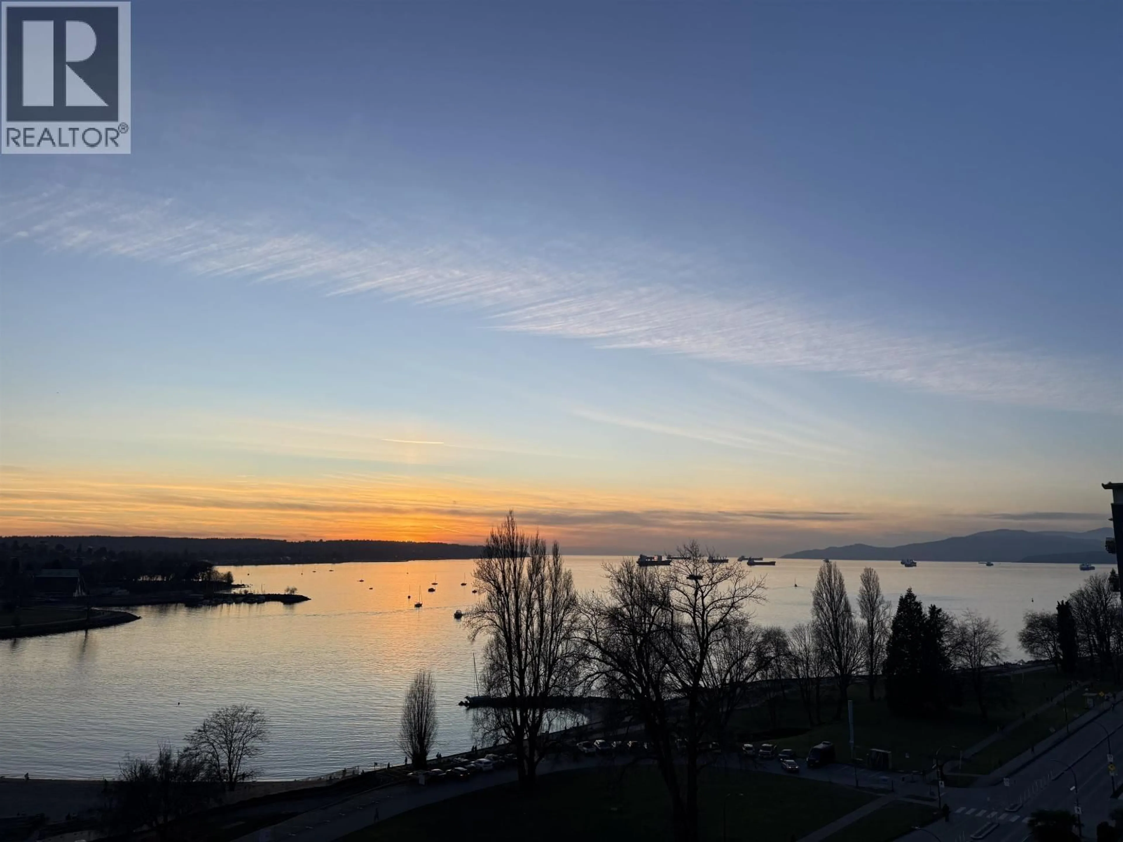 A pic from outside/outdoor area/front of a property/back of a property/a pic from drone, water/lake/river/ocean view for 901 - 1311 BEACH AVENUE, Vancouver British Columbia V6E1V6