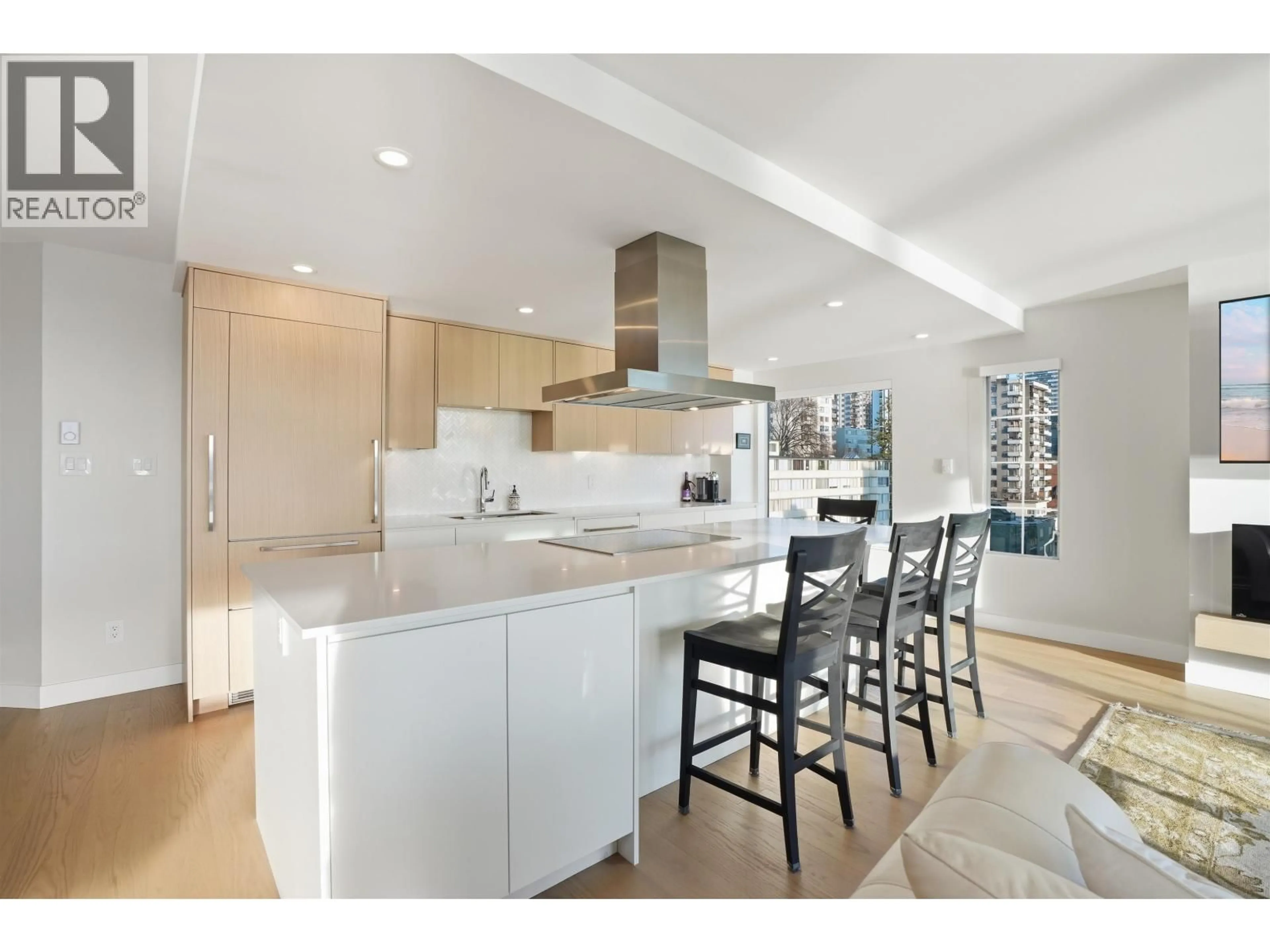 Open concept kitchen, ceramic/tile floor for 901 - 1311 BEACH AVENUE, Vancouver British Columbia V6E1V6