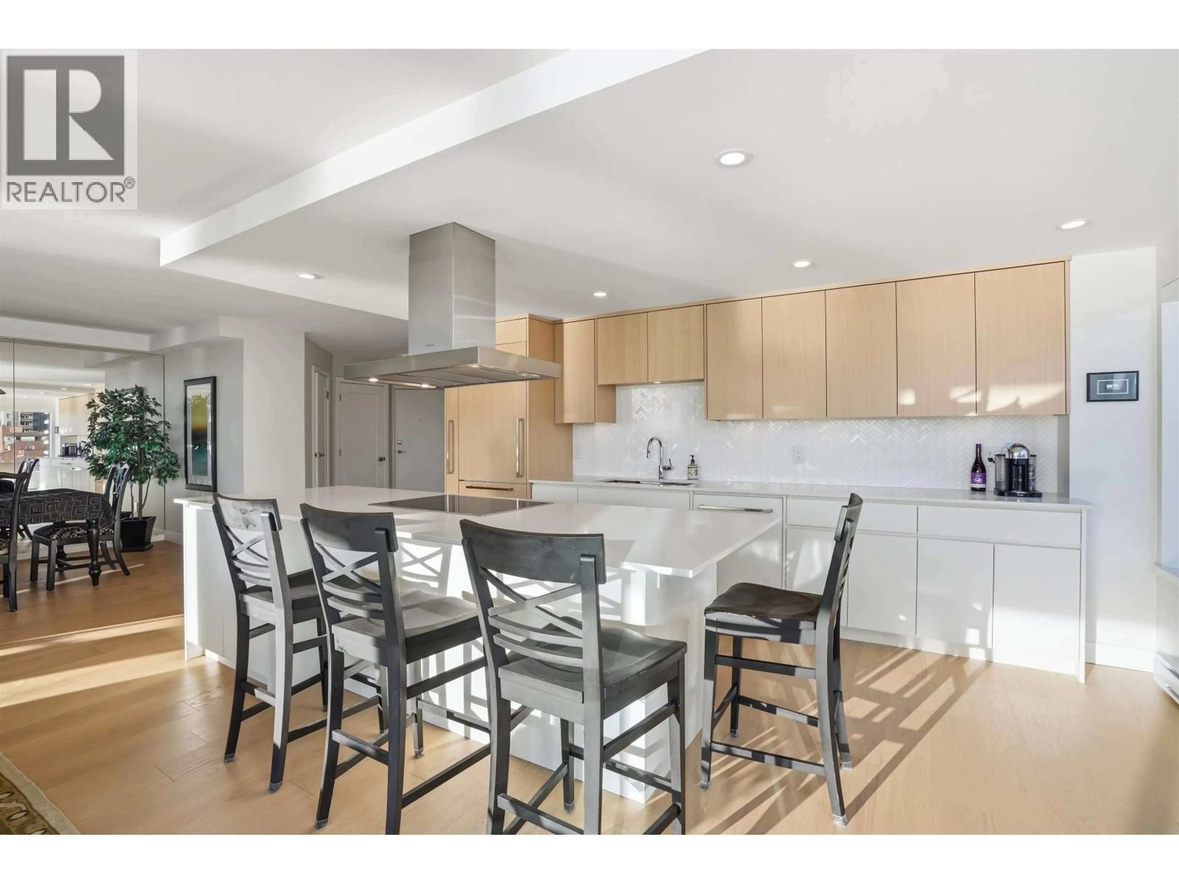 Open concept kitchen, unknown for 901 - 1311 BEACH AVENUE, Vancouver British Columbia V6E1V6