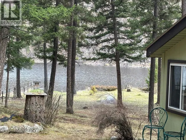 7344 YOUNG LAKE ROAD, 70 Mile House 3
