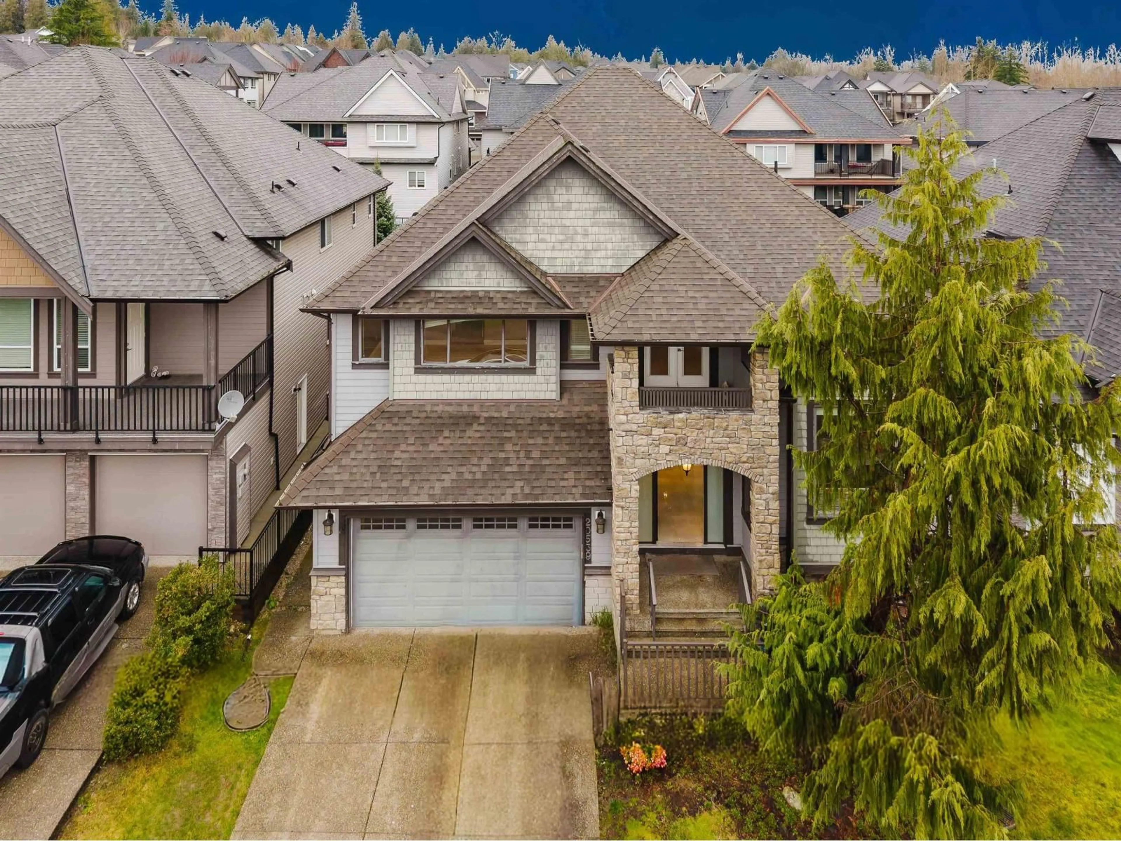 A pic from outside/outdoor area/front of a property/back of a property/a pic from drone, street for 20539 68TH AVENUE, Langley British Columbia V2T3E2
