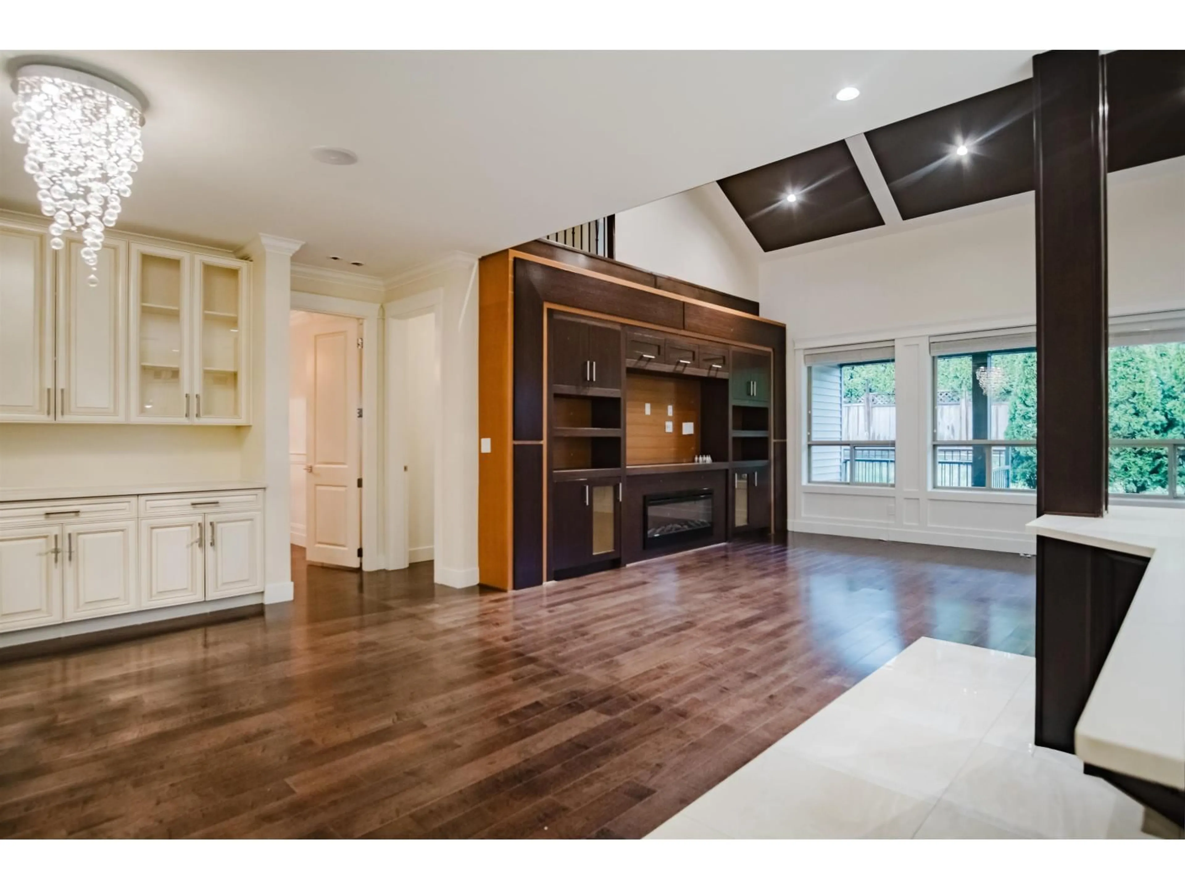 Open concept kitchen, wood/laminate floor for 20539 68TH AVENUE, Langley British Columbia V2T3E2