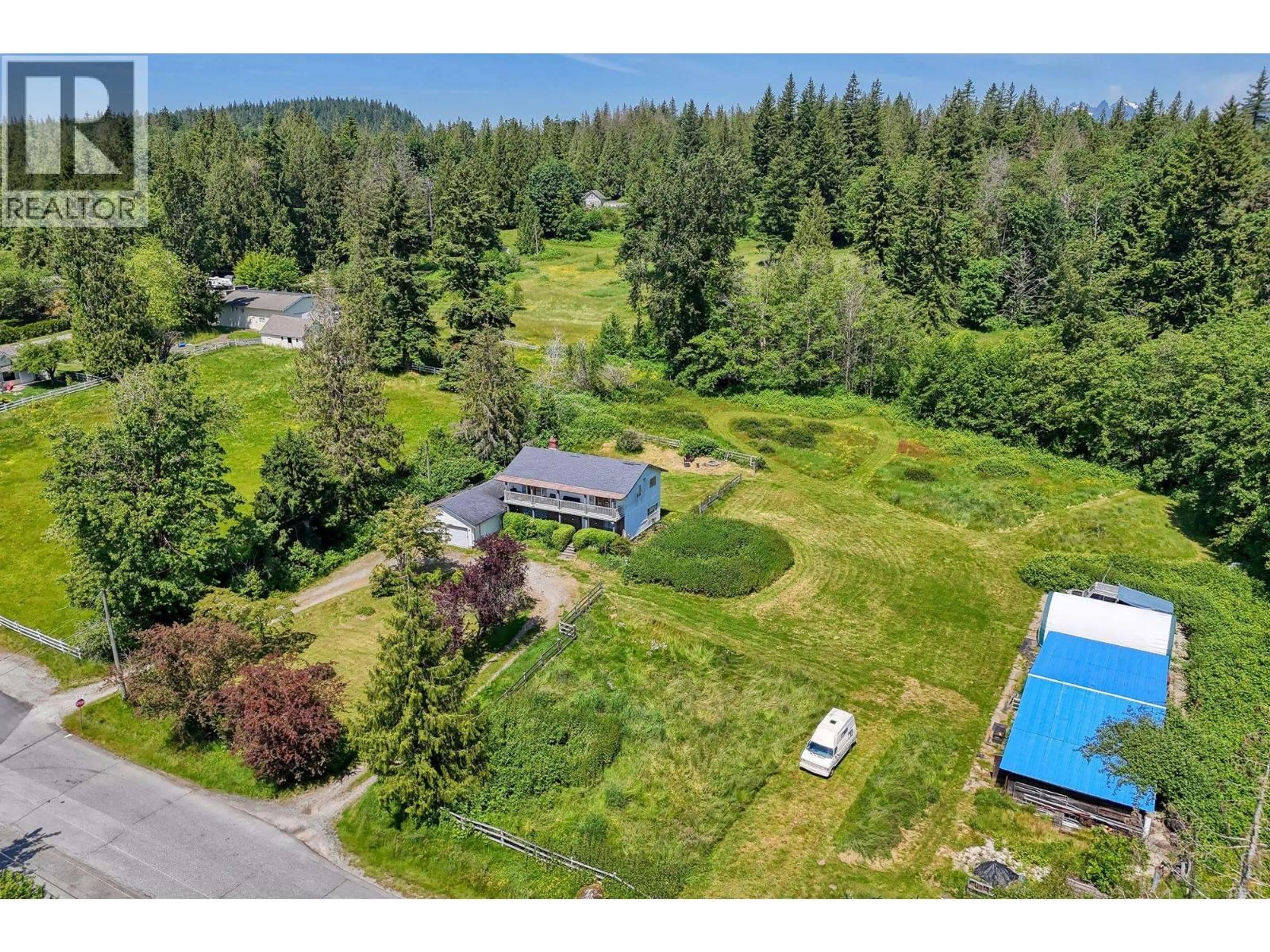 A pic from outside/outdoor area/front of a property/back of a property/a pic from drone, unknown for 10022 ROLLEY CRESCENT, Maple Ridge British Columbia V2W1J9