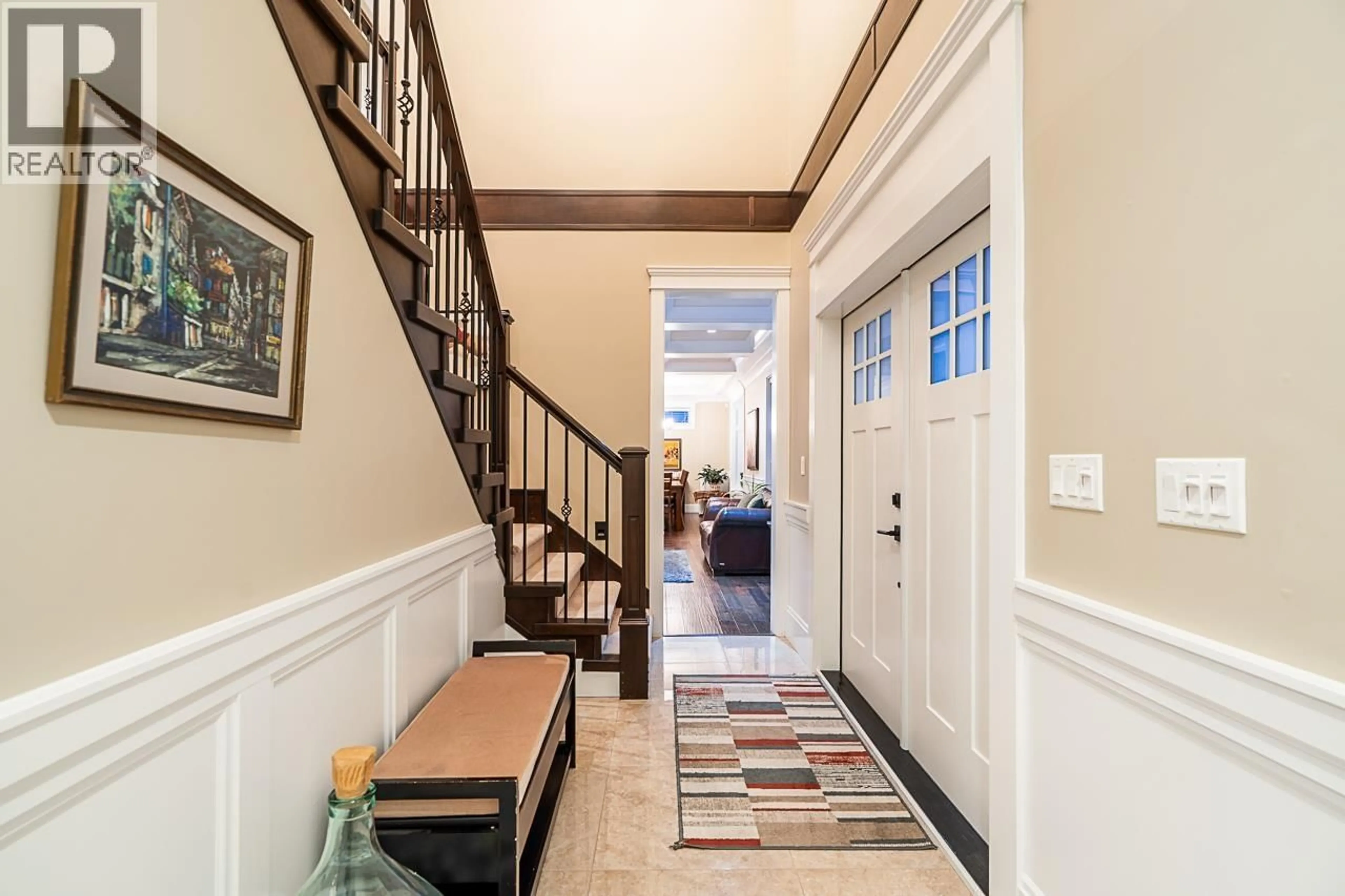 Indoor entryway for 8445 15TH AVENUE, Burnaby British Columbia V3N1Y1