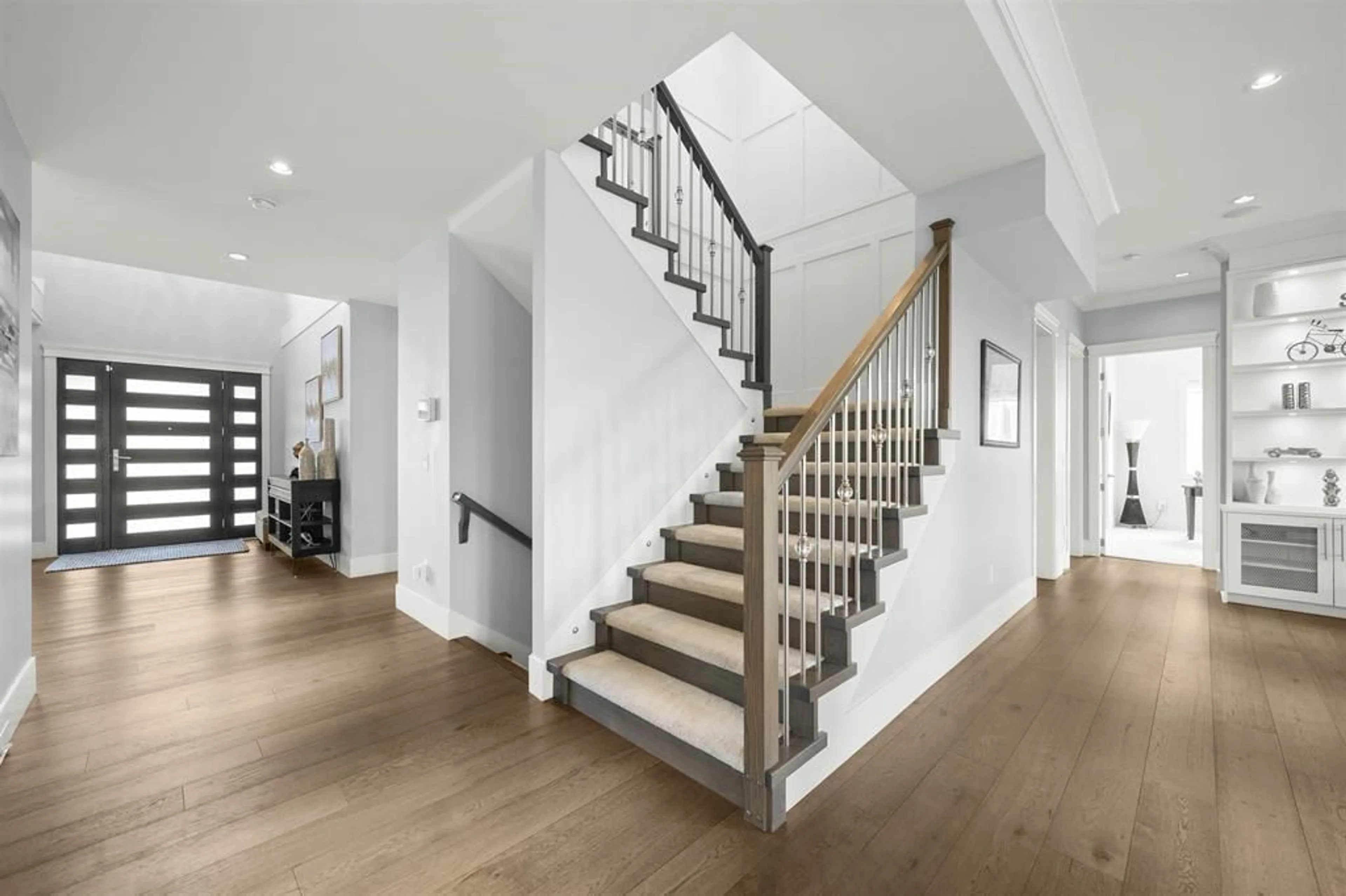 Stairs for 17585 ABBEY DRIVE, Surrey British Columbia V4N4H2