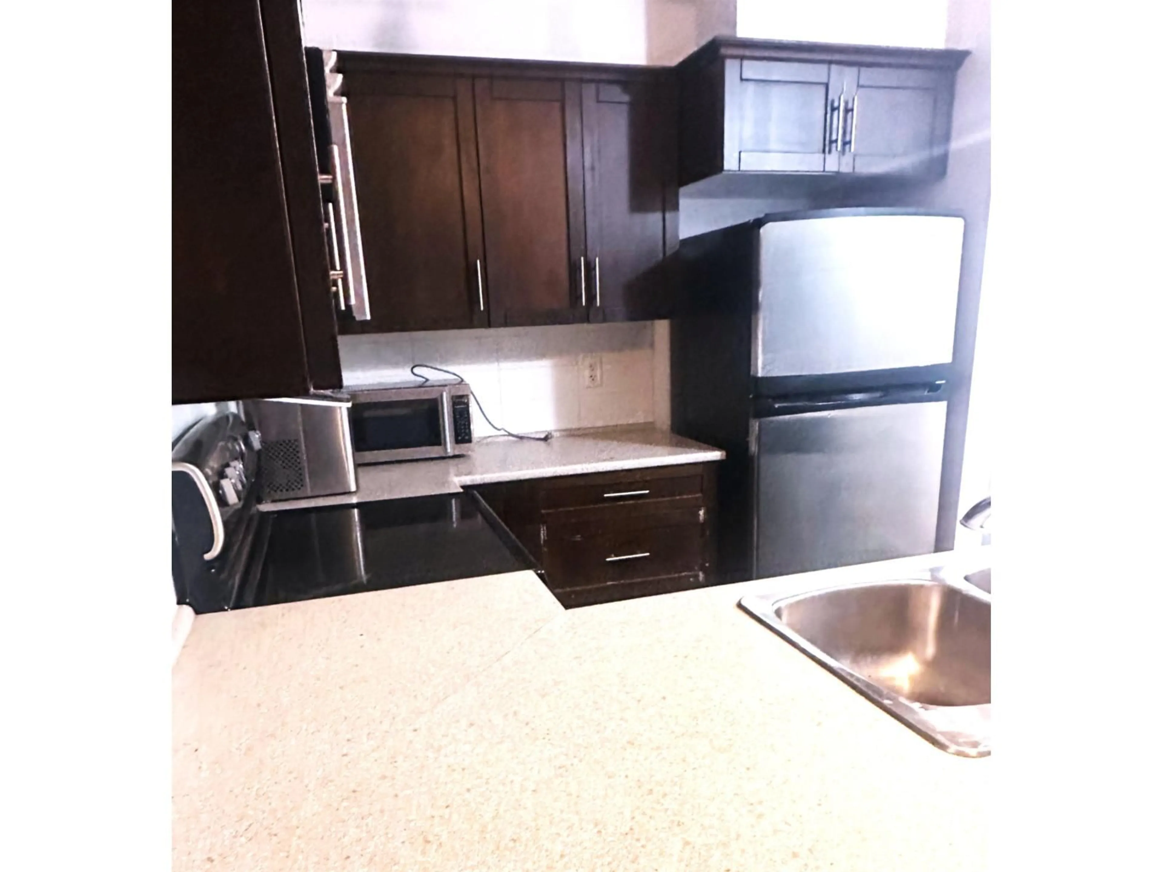 Standard kitchen, unknown for 301 - 46289 YALE ROAD, Chilliwack British Columbia V2P0B9