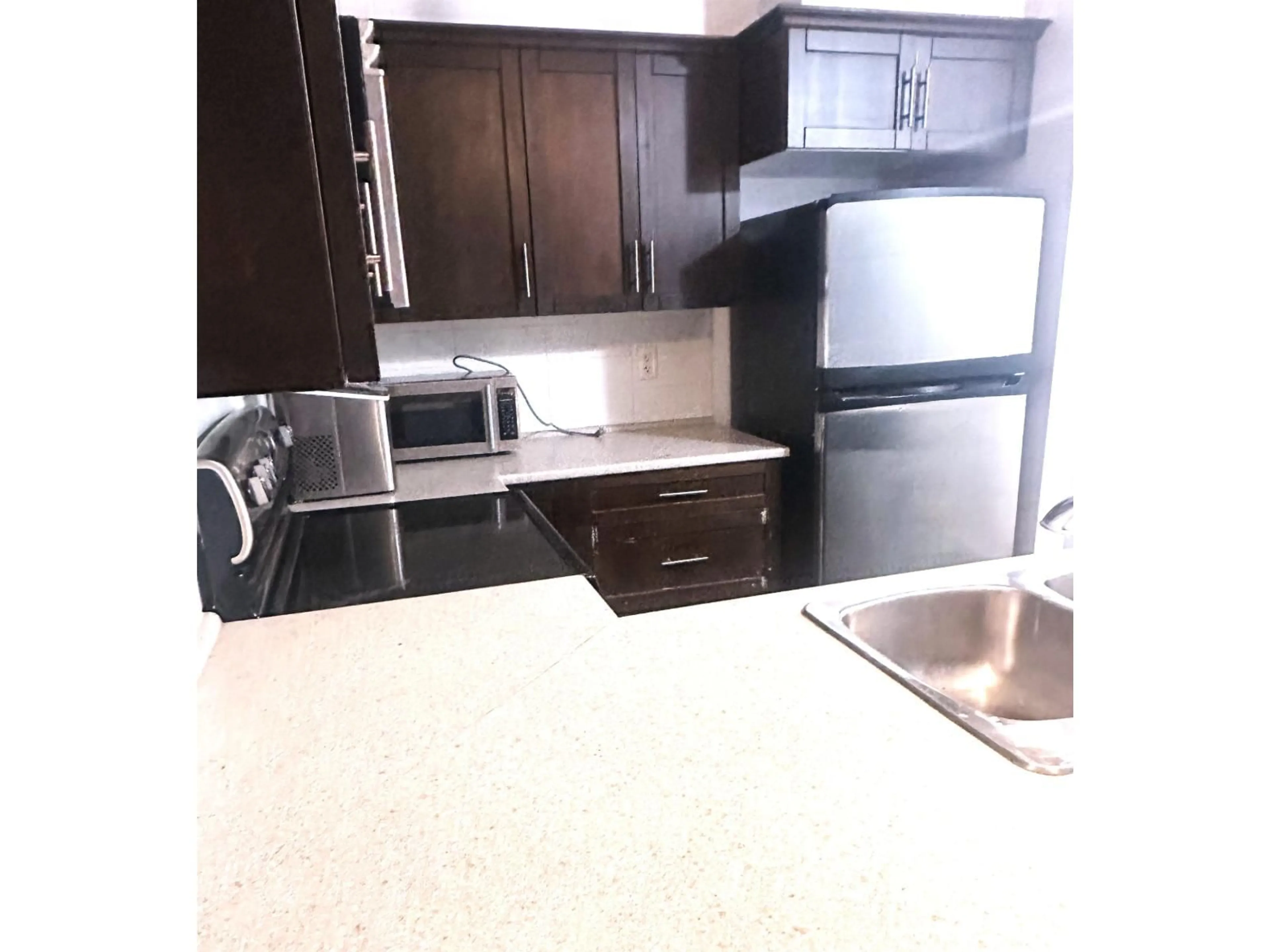 Standard kitchen, unknown for 301 - 46289 YALE ROAD, Chilliwack British Columbia V2P0B9