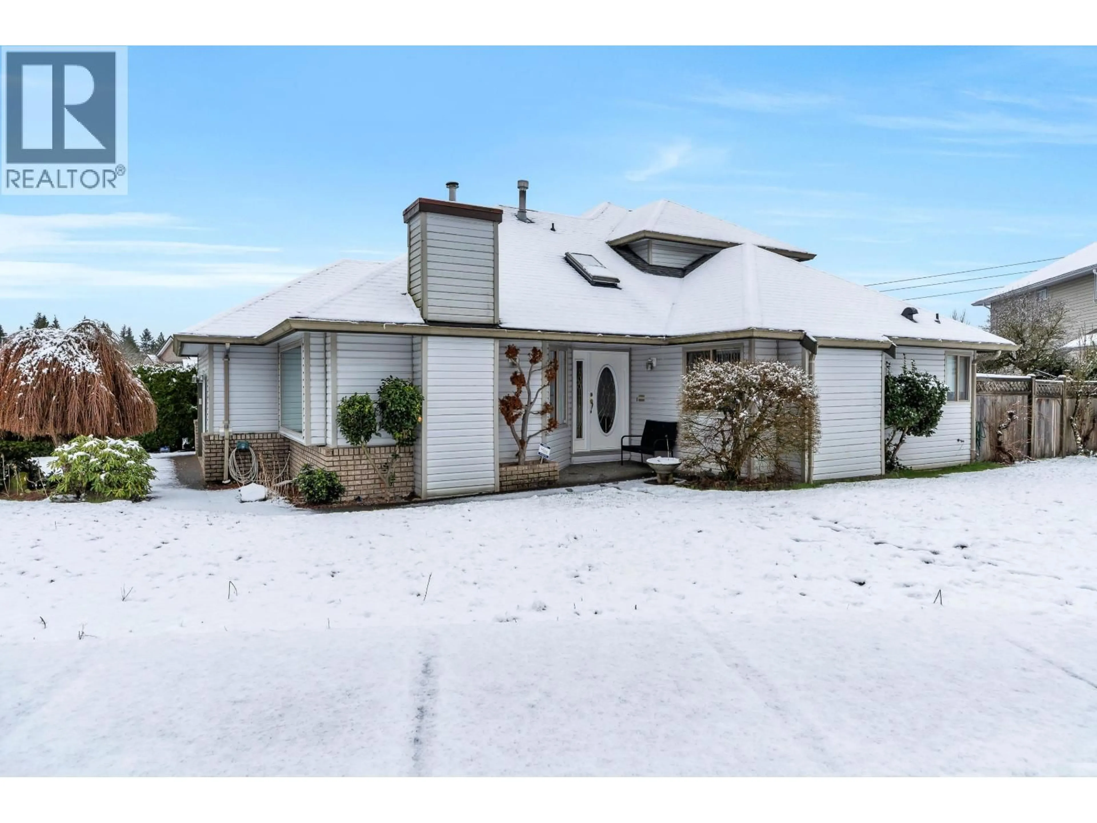 Home with vinyl exterior material, street for 1372 OXFORD STREET, Coquitlam British Columbia V3P1A2