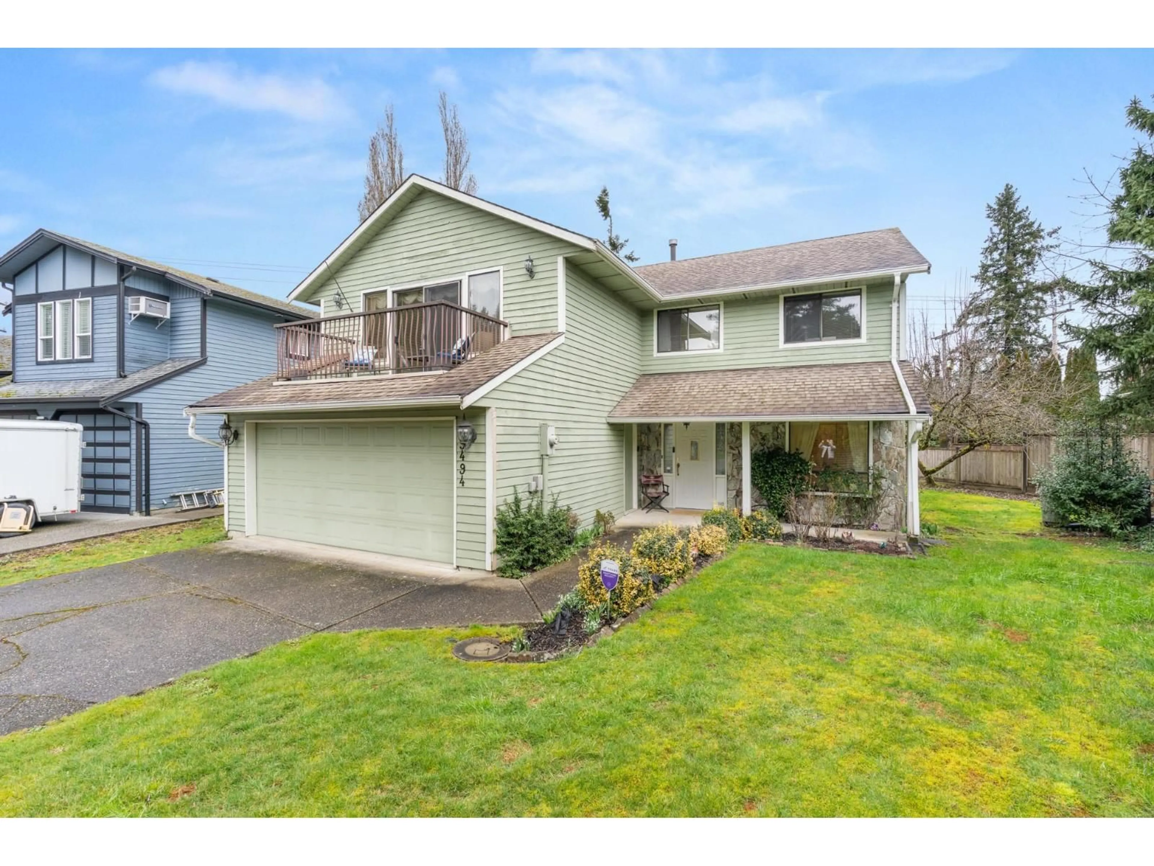 Home with vinyl exterior material, street for 9494 204B STREET, Langley British Columbia V1M1Y9