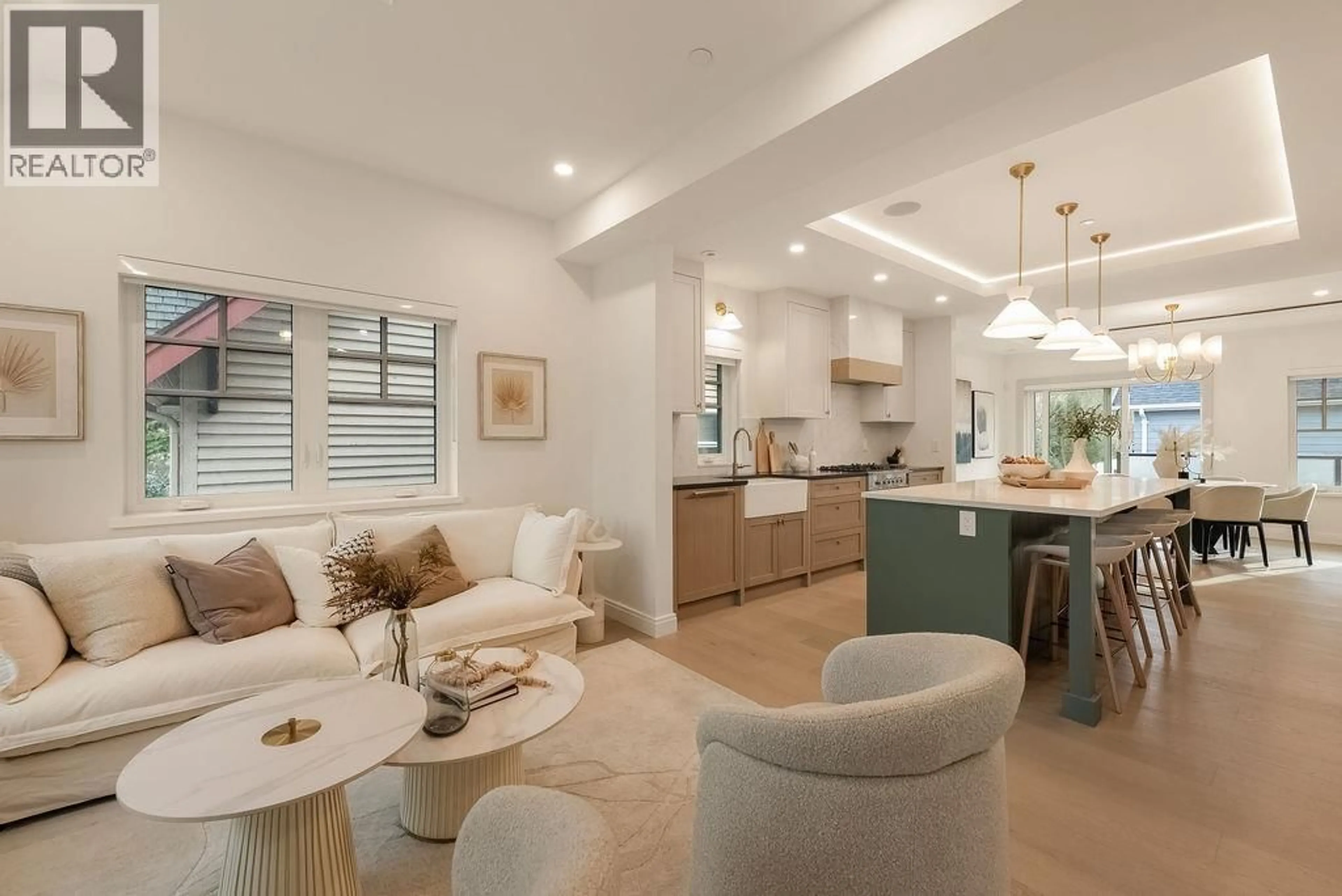 Open concept kitchen, unknown for 2542 GRANT STREET, Vancouver British Columbia V5K3G7