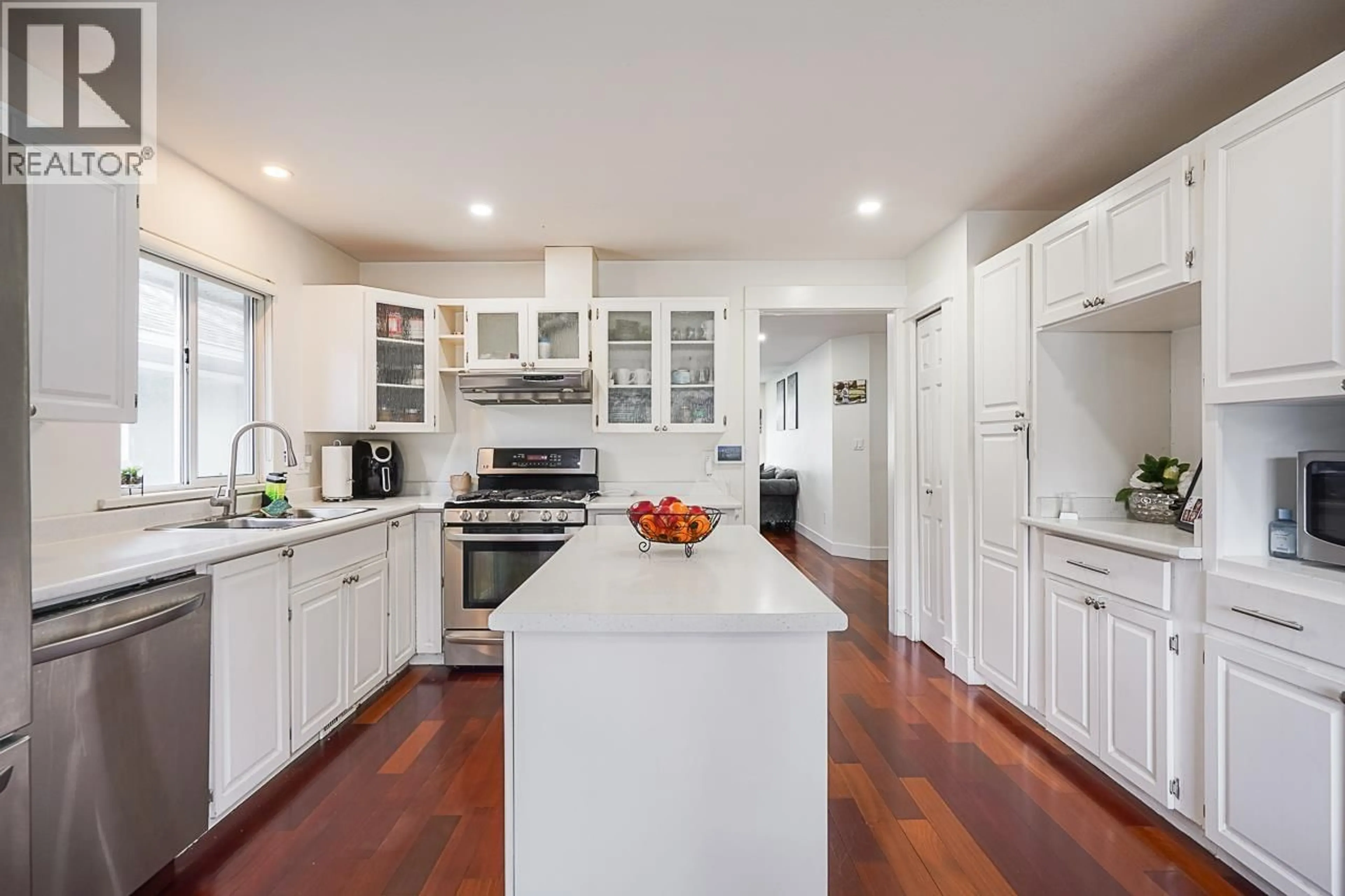 Open concept kitchen, unknown for 11698 206A STREET, Maple Ridge British Columbia V2X0X8