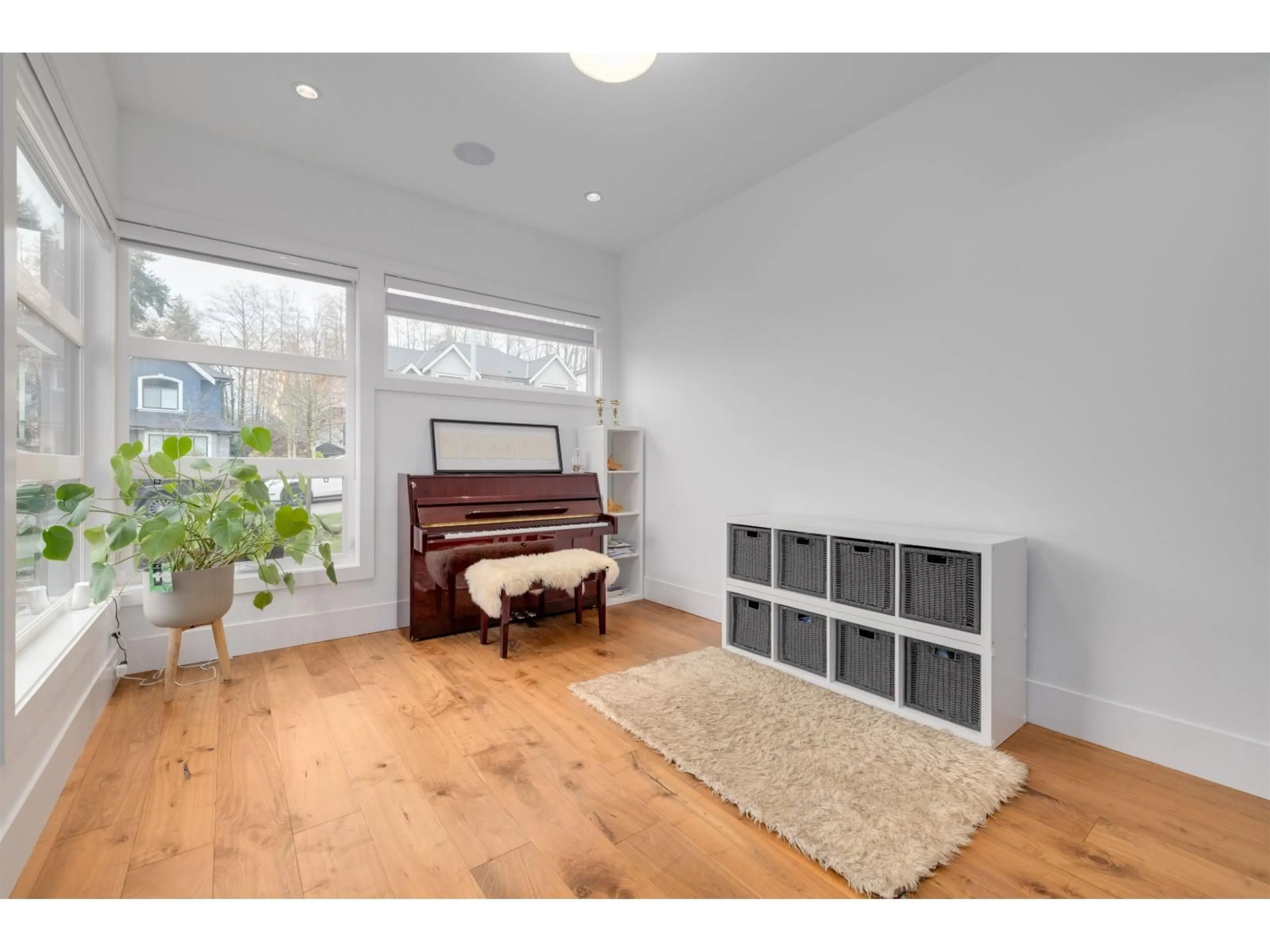 Living room with furniture, wood/laminate floor for 2875 164A STREET, Surrey British Columbia V3Z0X9
