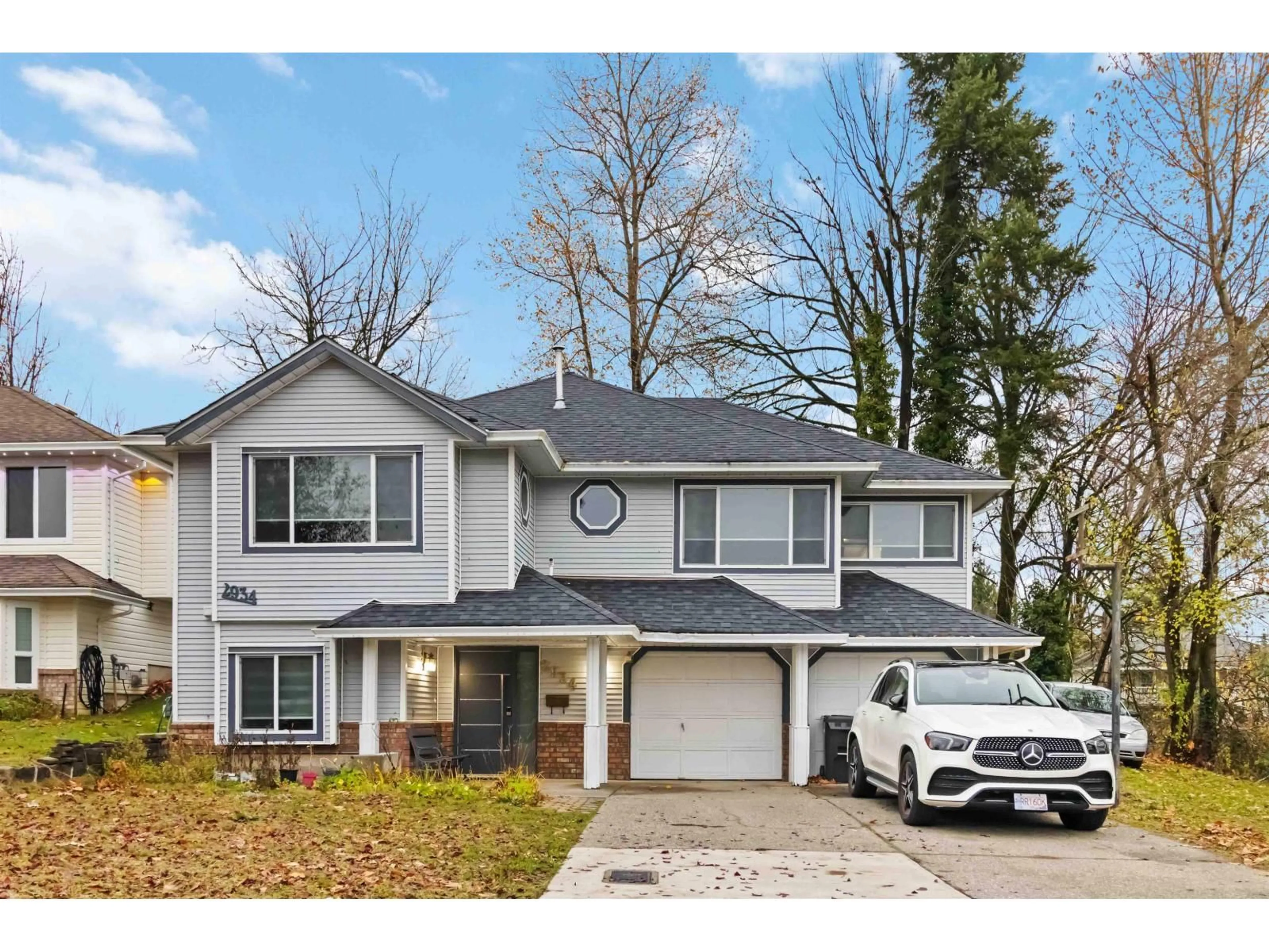 Home with vinyl exterior material, street for 2934 OSPREY DRIVE EAST, Abbotsford British Columbia V2T5P7