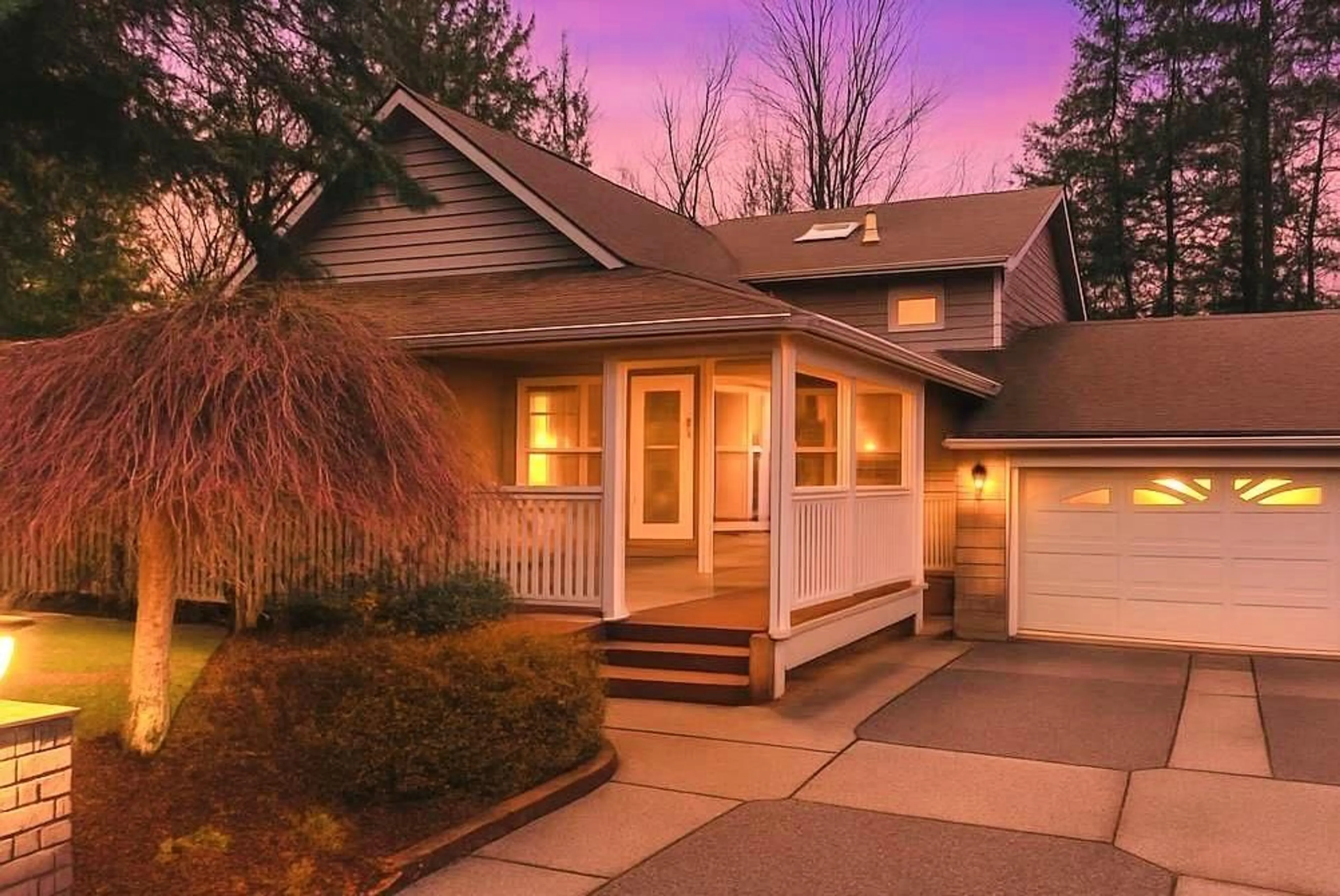 Home with vinyl exterior material, street for 34825 CASSIAR COURT, Abbotsford British Columbia V2S7G9