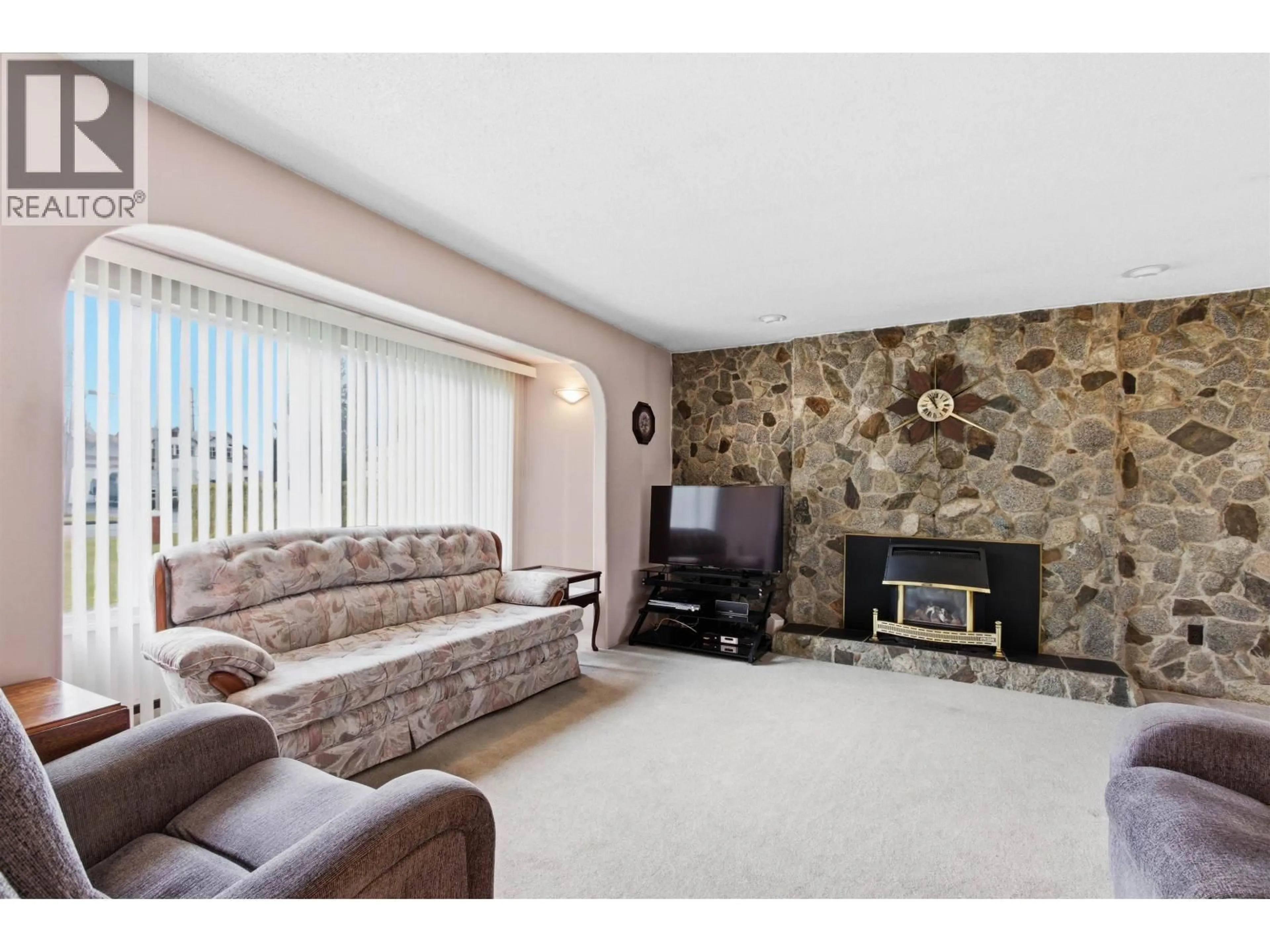 Living room with furniture, unknown for 22641 BROWN AVENUE, Maple Ridge British Columbia V2X3R6