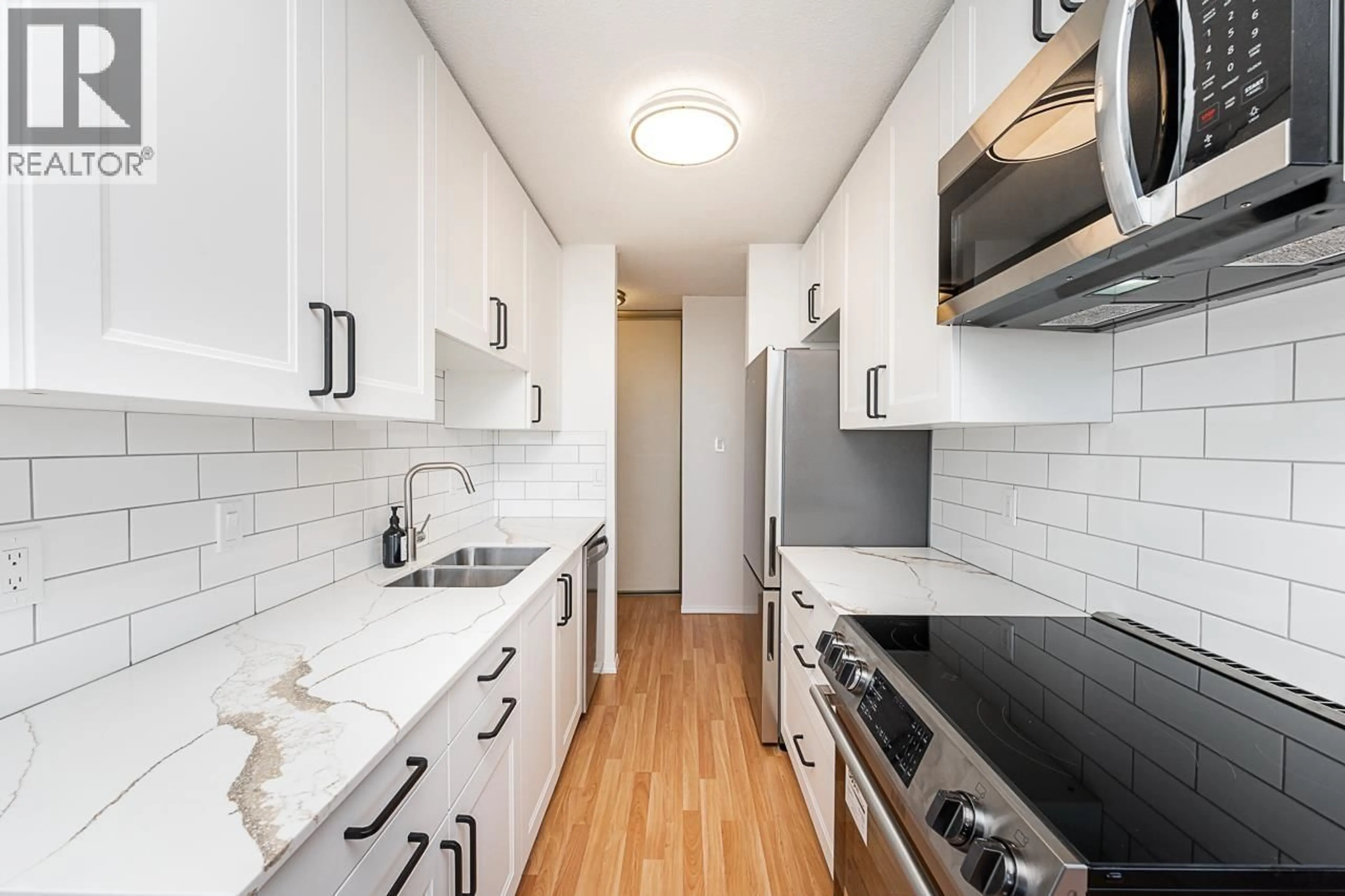 Standard kitchen, unknown for 307 - 320 ROYAL AVENUE, New Westminster British Columbia V3L5C6