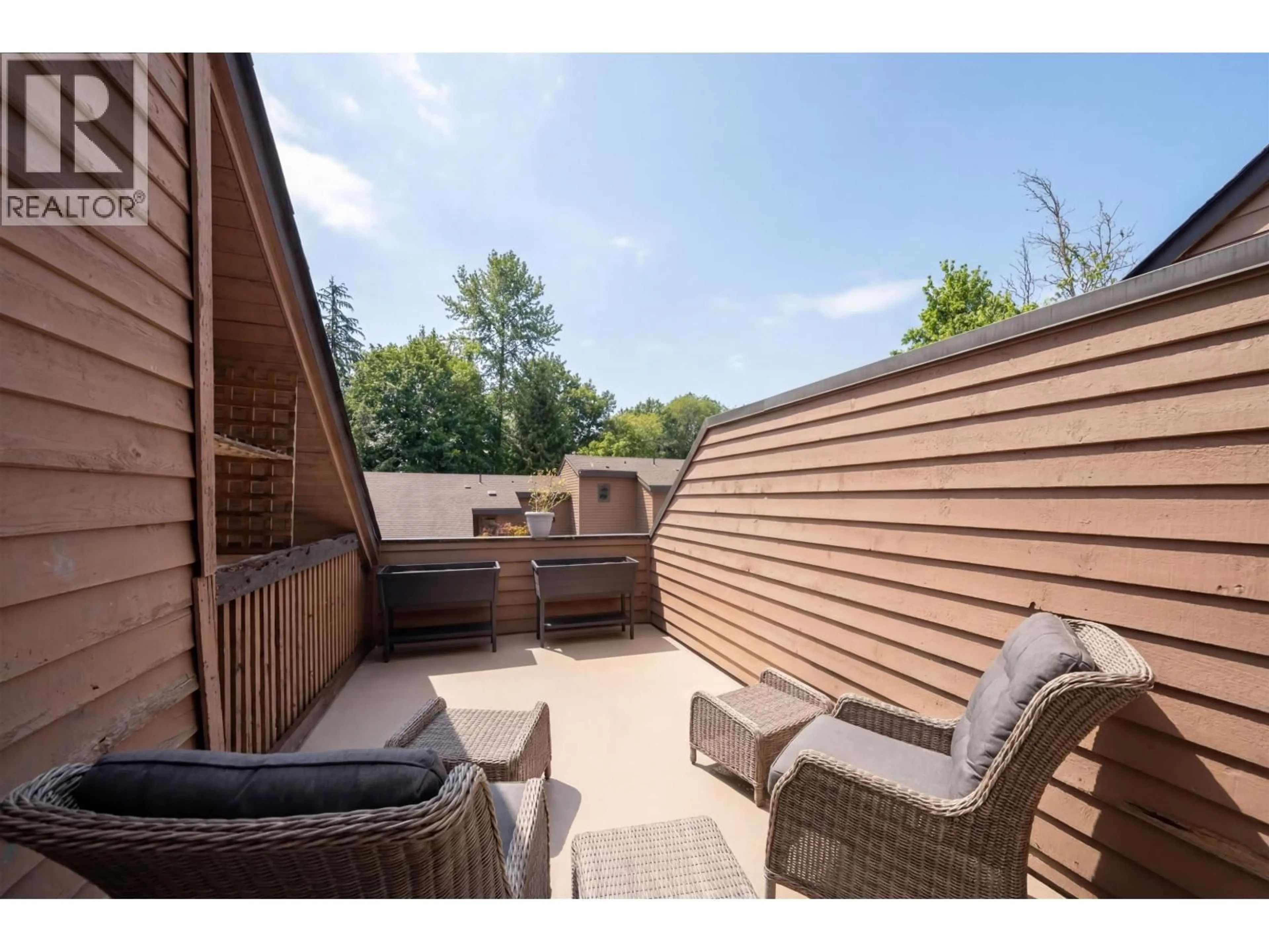 Patio, unknown for 407 CAMBRIDGE WAY, Port Moody British Columbia V3H3V1