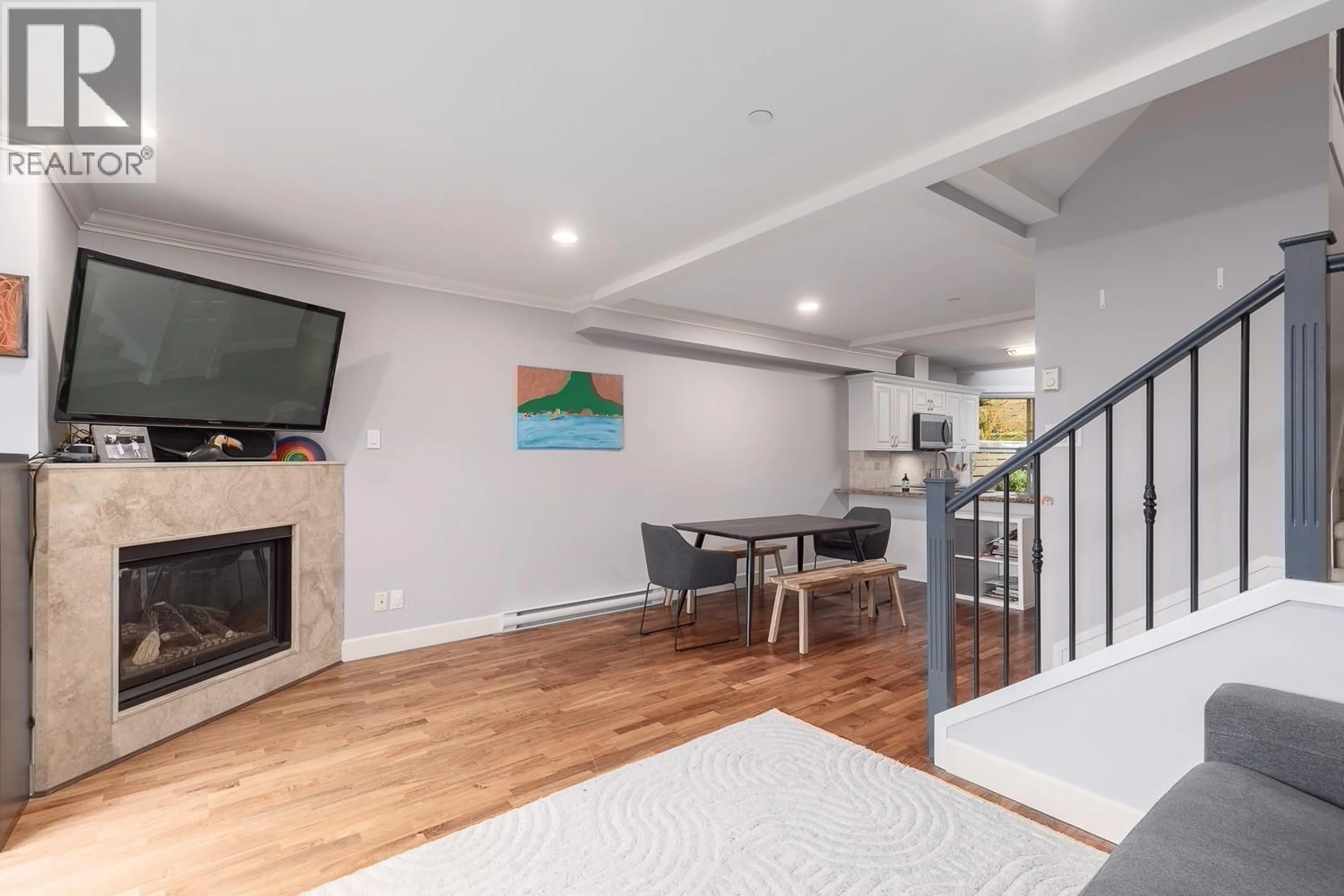 A pic of a room for 5 - 215 4TH STREET, North Vancouver British Columbia V7L1J1