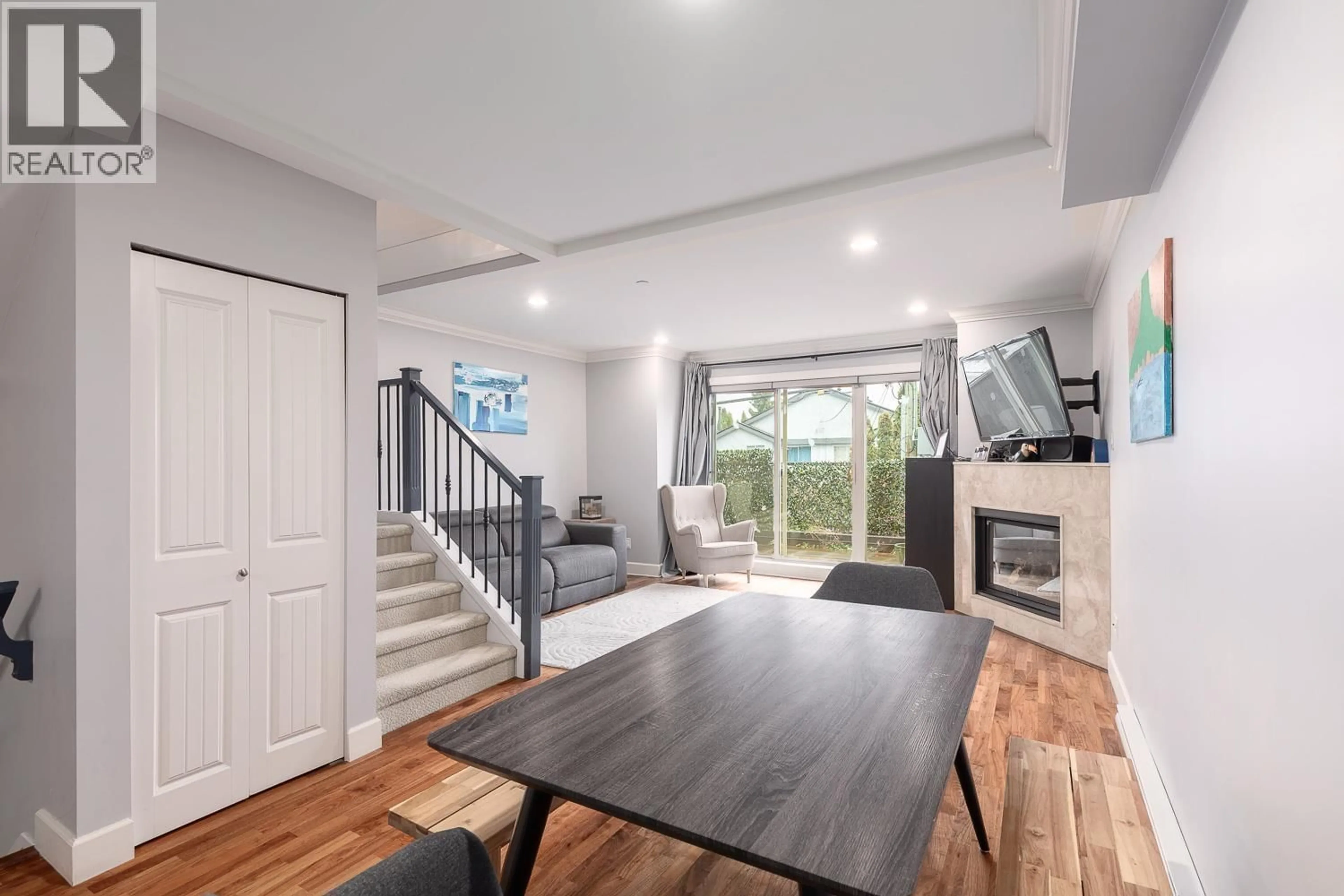 Unknown for 5 - 215 4TH STREET, North Vancouver British Columbia V7L1J1