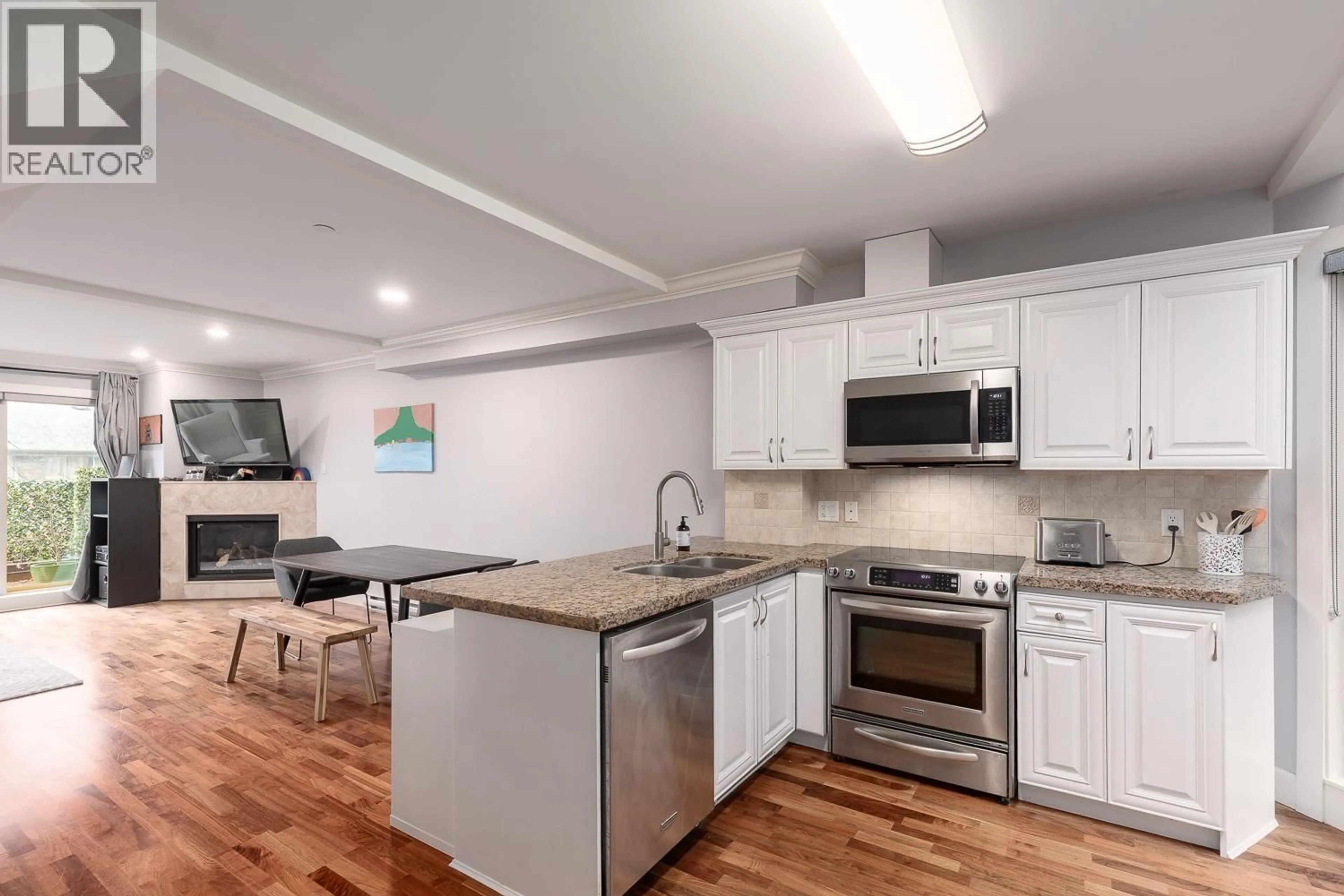 Open concept kitchen, unknown for 5 - 215 4TH STREET, North Vancouver British Columbia V7L1J1