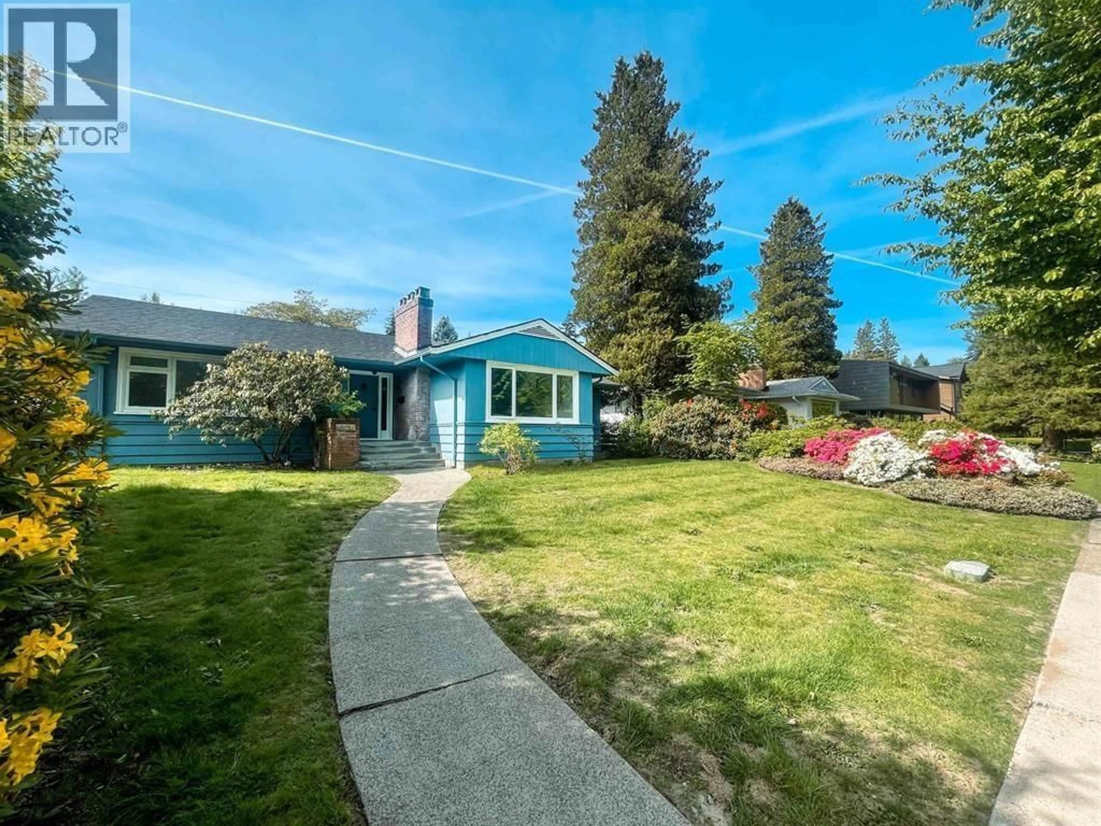 A pic from outside/outdoor area/front of a property/back of a property/a pic from drone, street for 4922 QUEENSLAND ROAD, Vancouver British Columbia V6T1G4