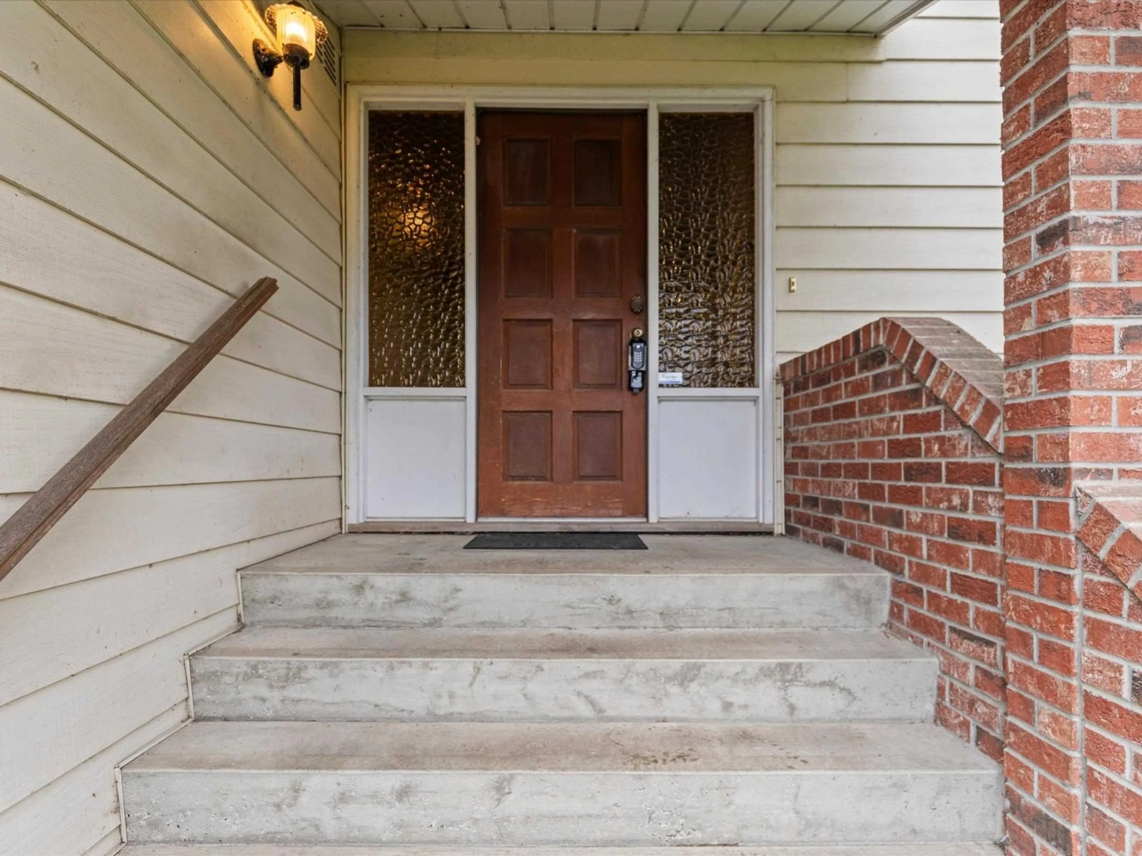 Unknown for 45240 TRUTCH AVENUE, Chilliwack British Columbia V2P6V6