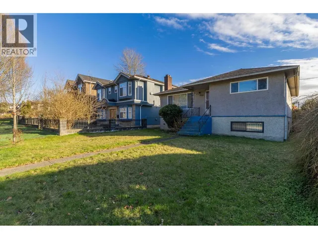 2630 1ST AVENUE, Vancouver 3
