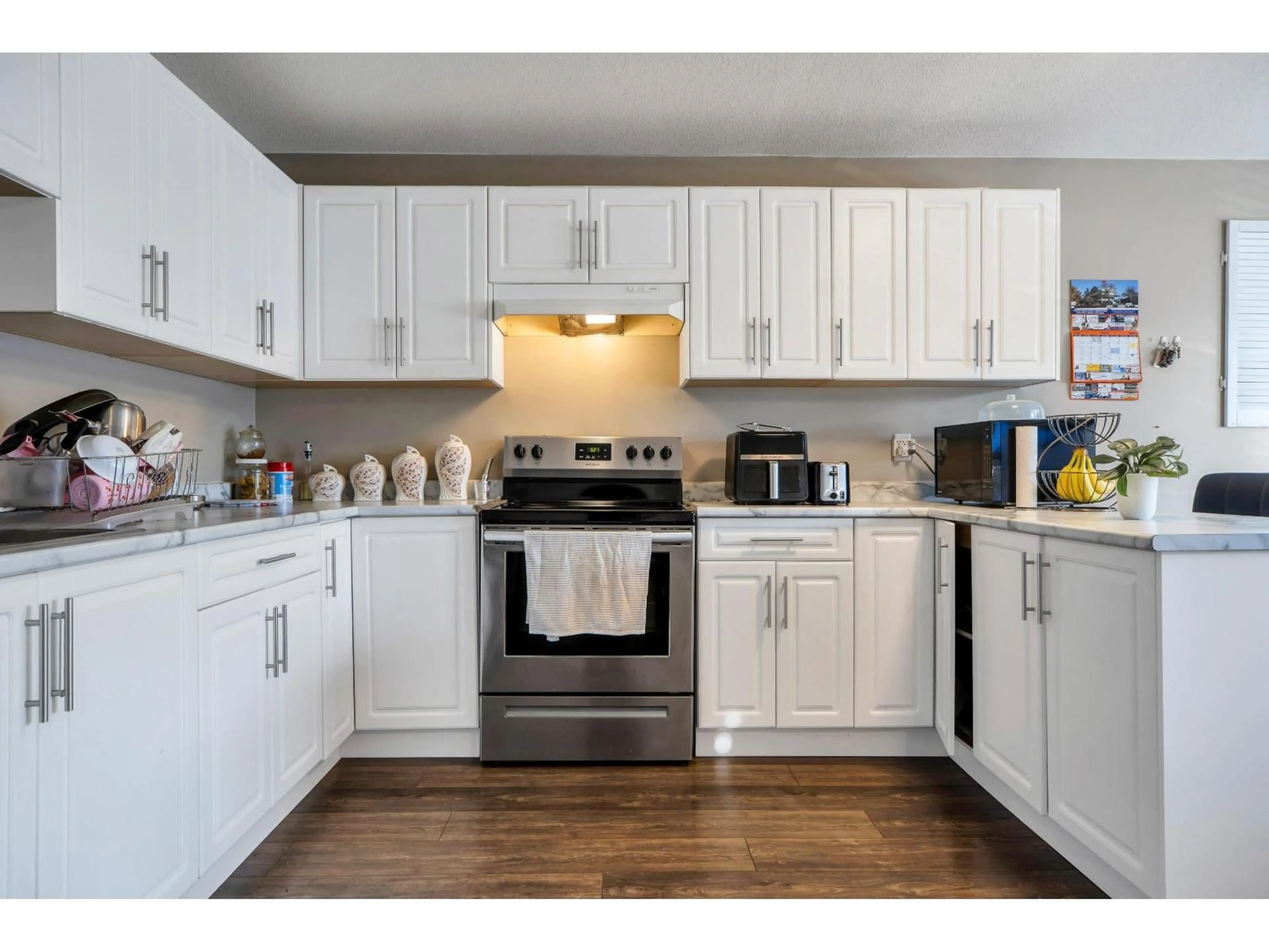 Standard kitchen, wood/laminate floor for 34655 BALDWIN ROAD, Abbotsford British Columbia V2S7H9