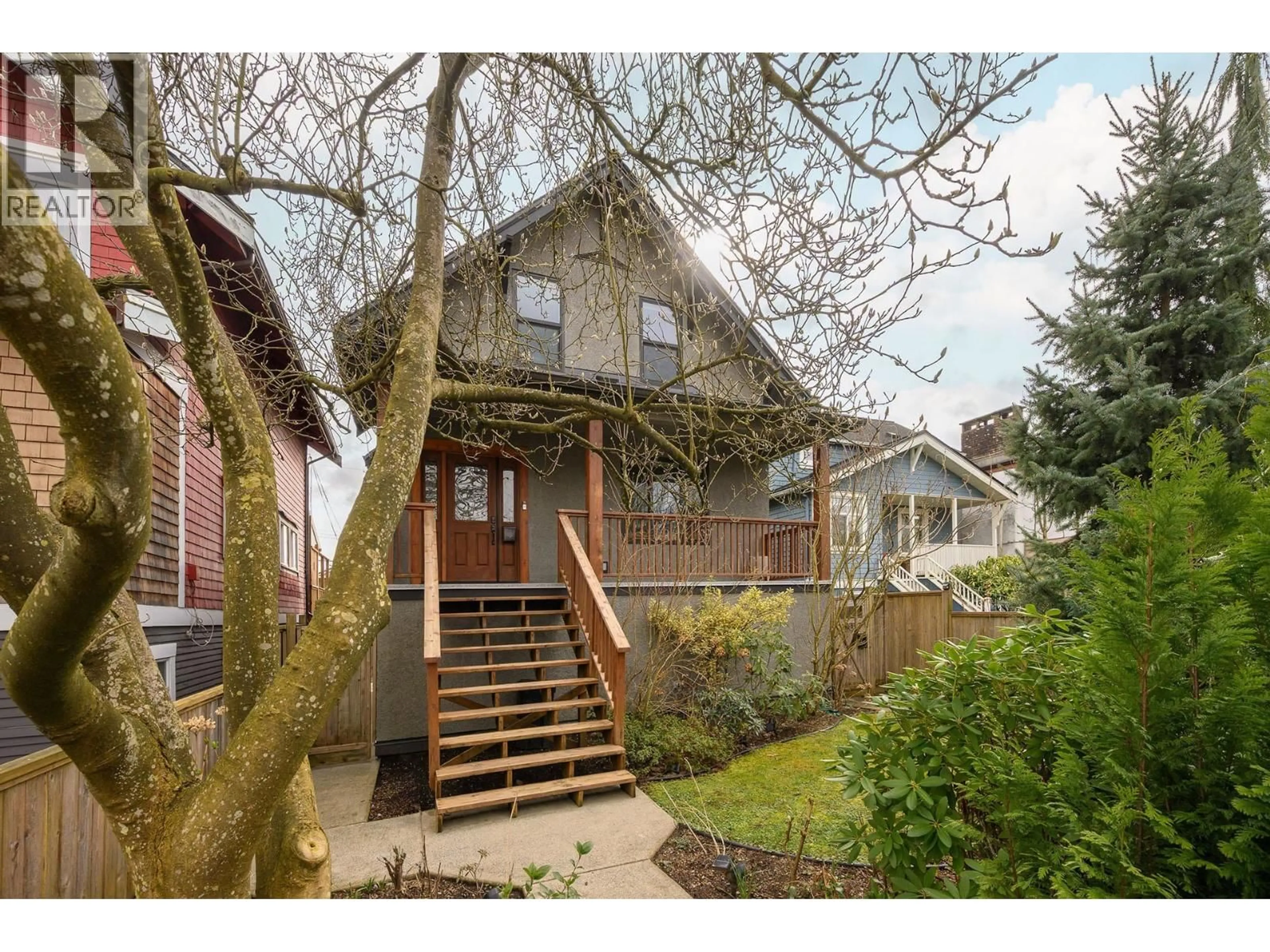 A pic from outside/outdoor area/front of a property/back of a property/a pic from drone, street for 2834 GEORGIA STREET, Vancouver British Columbia V5K2K4