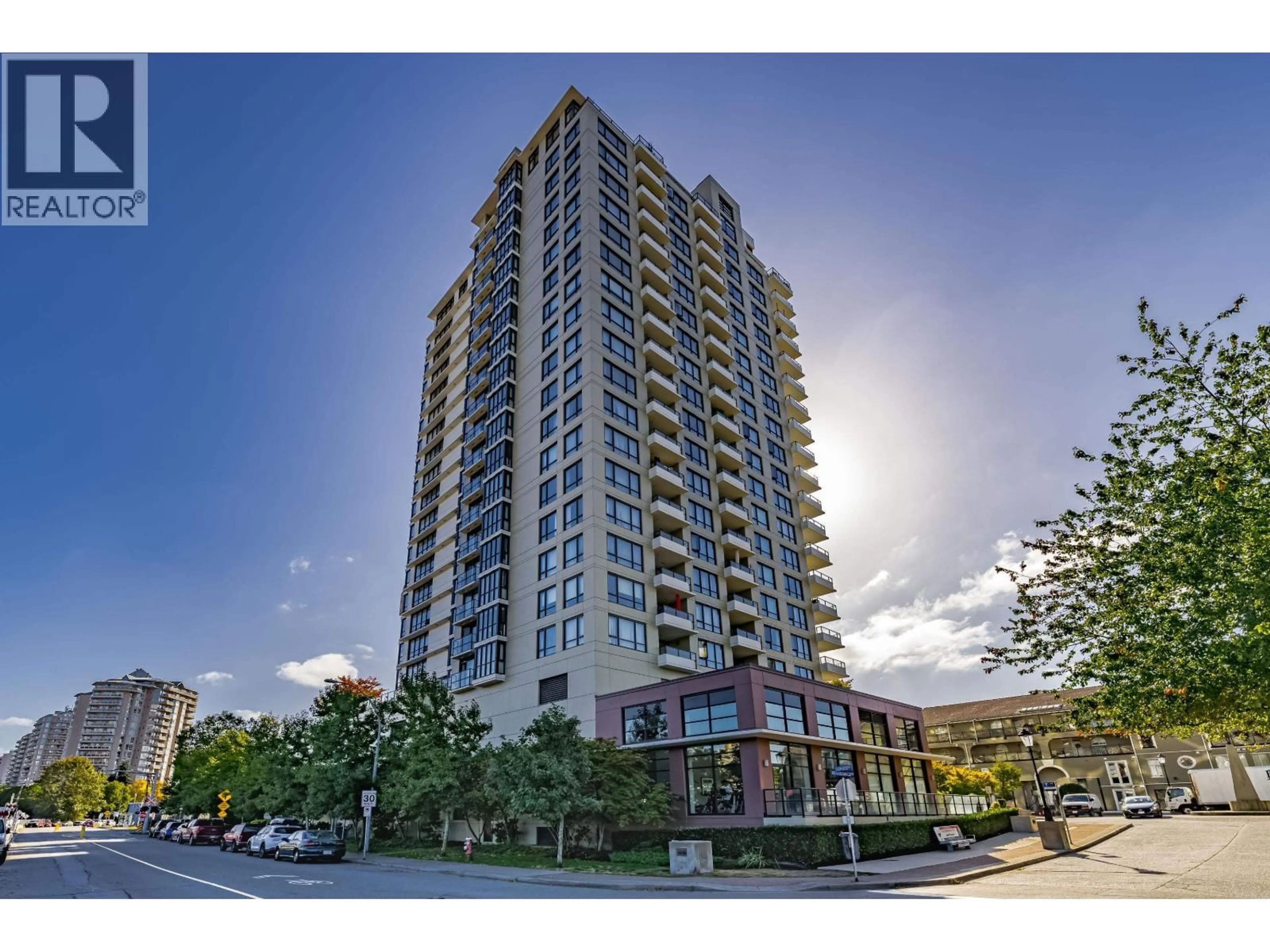 A pic from outside/outdoor area/front of a property/back of a property/a pic from drone, building for 1508 - 1 RENAISSANCE SQUARE, New Westminster British Columbia V3M0B6