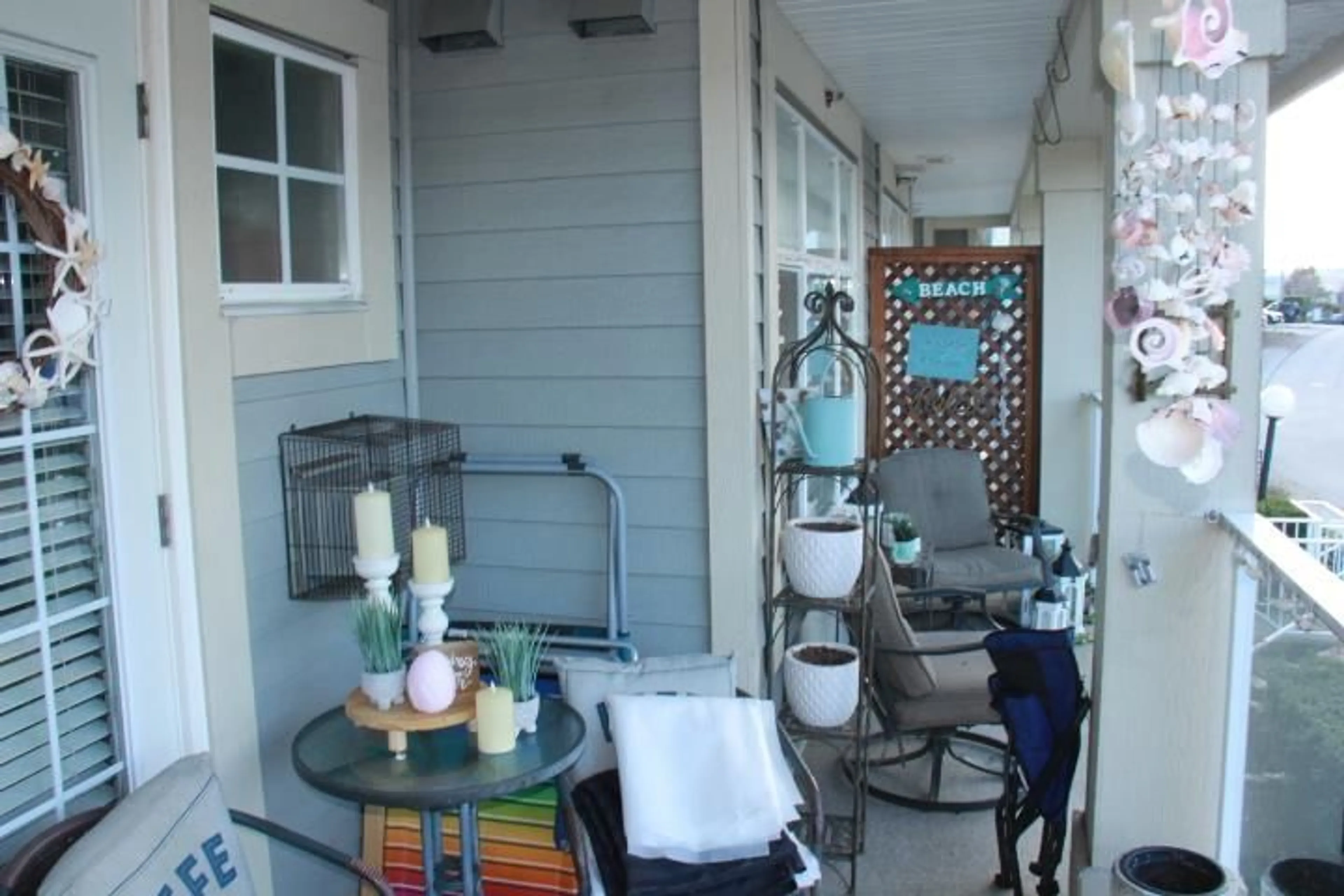 Patio, street for 205 - 15621 MARINE DRIVE, White Rock British Columbia V4B1E1