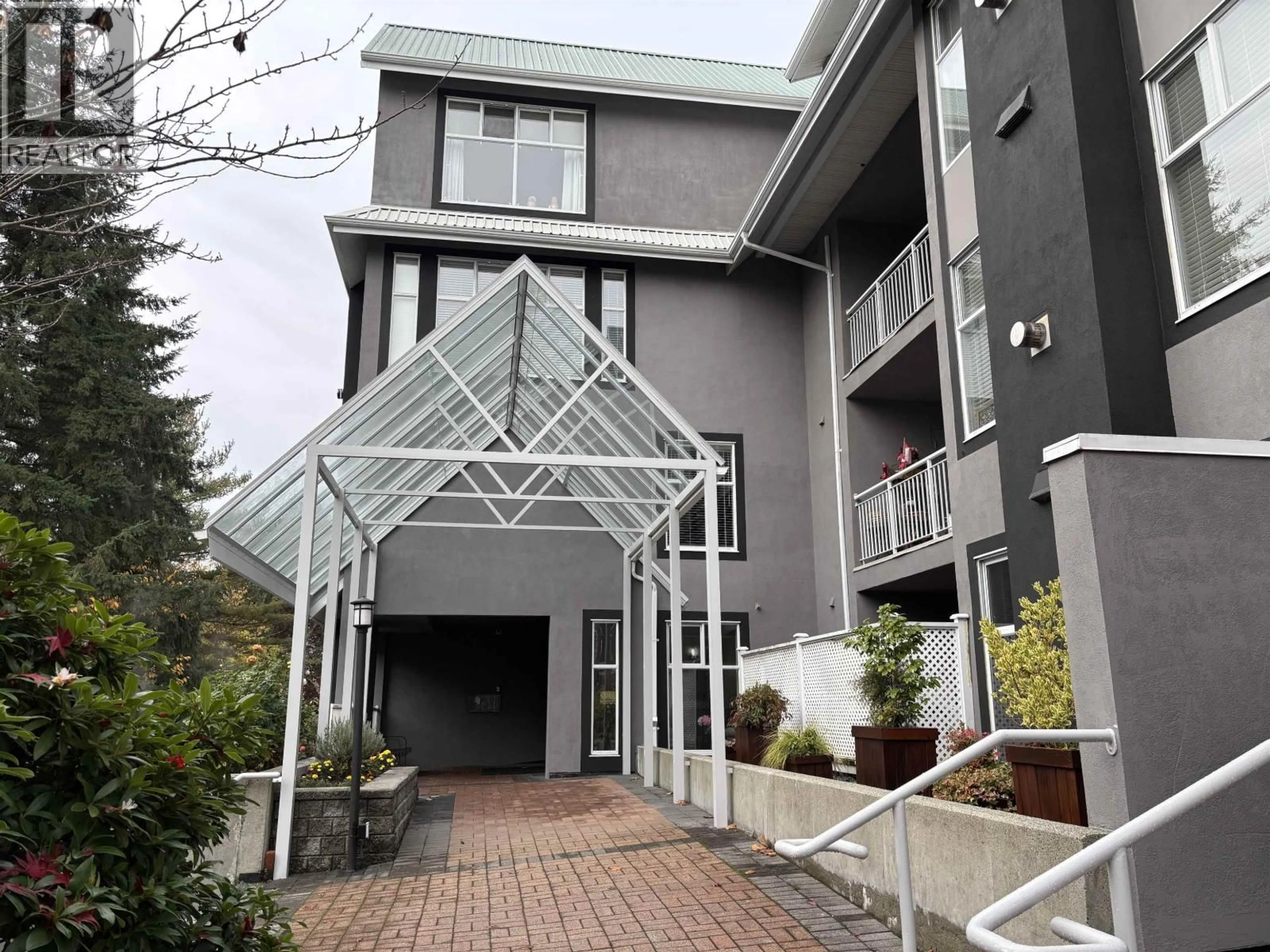 Indoor foyer for 208 - 11609 227 STREET, Maple Ridge British Columbia V2X2L9