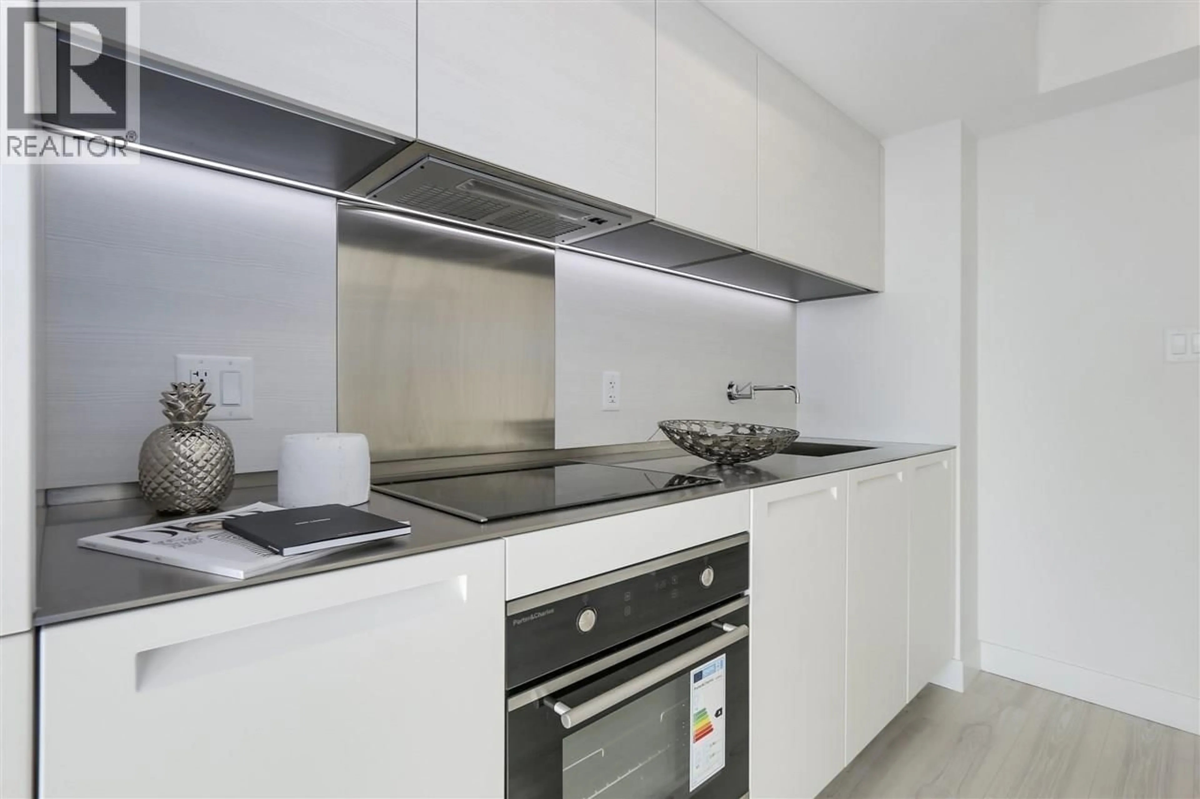 Standard kitchen, unknown for 1903 - 1133 HORNBY STREET, Vancouver British Columbia V6Z1W1