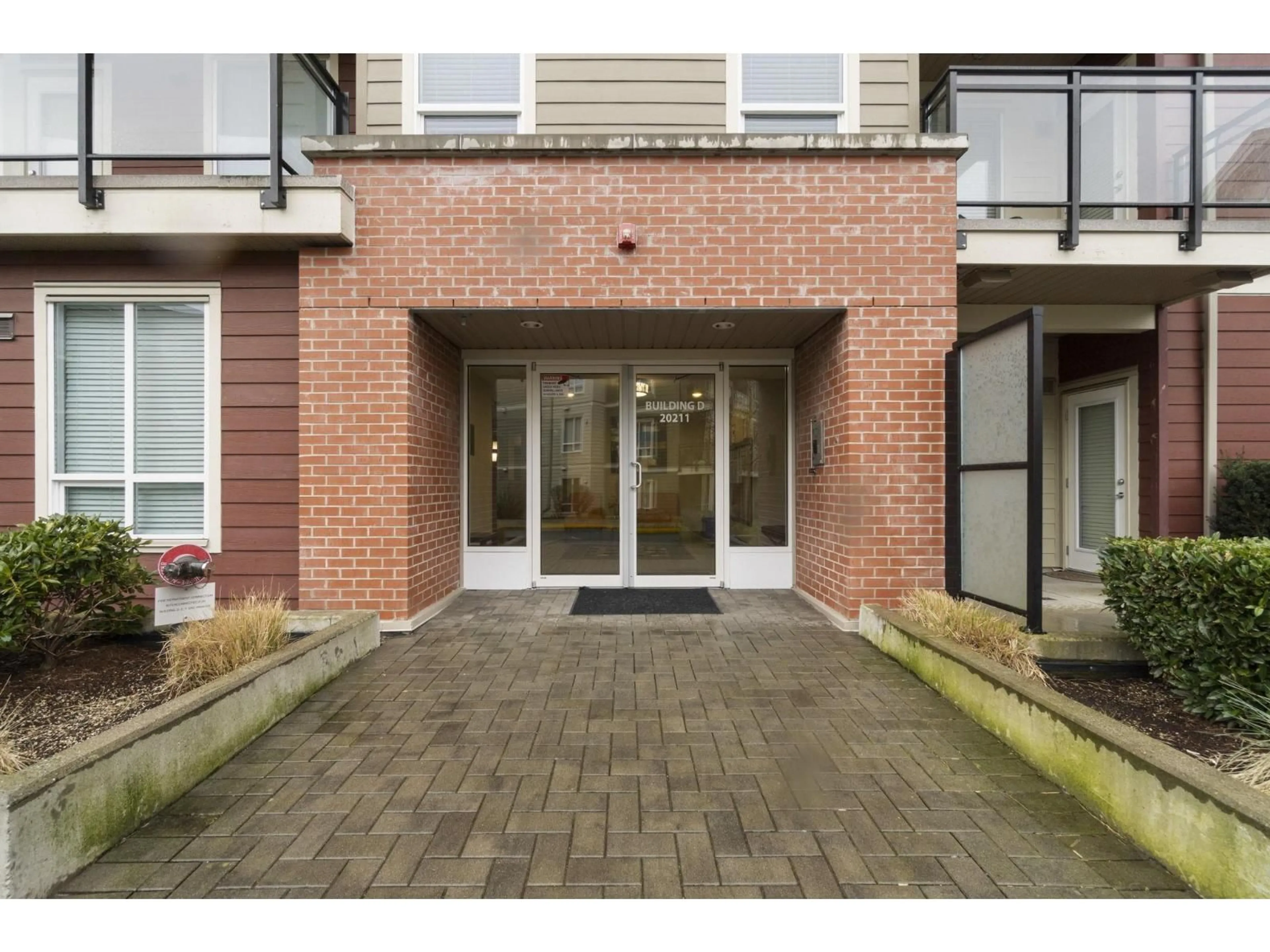 Indoor foyer for D414 - 20211 66 AVENUE, Langley British Columbia V2Y0L4