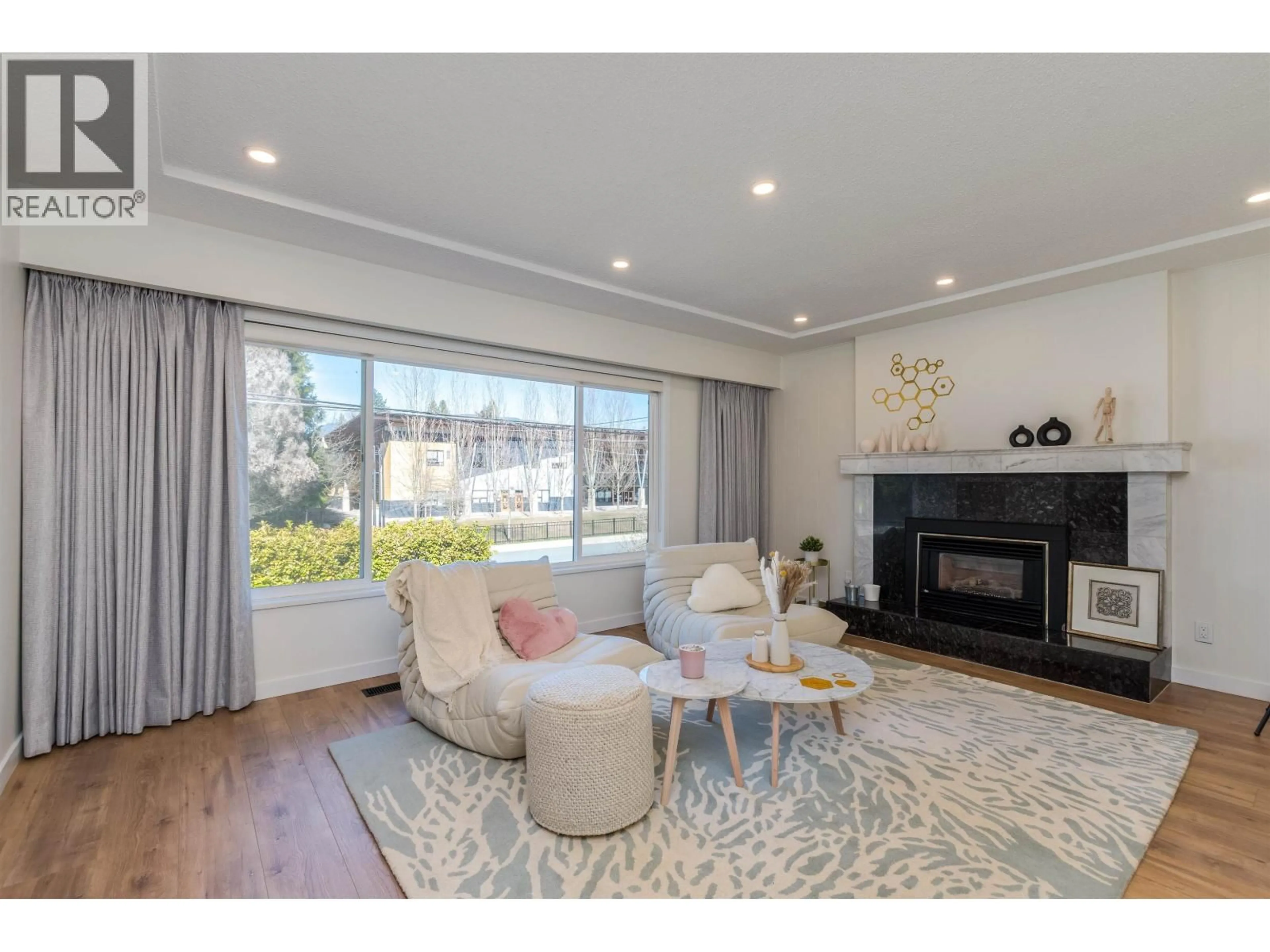 Living room with furniture, wood/laminate floor for 1790 WESTMINSTER AVENUE, Port Coquitlam British Columbia V3B1E2