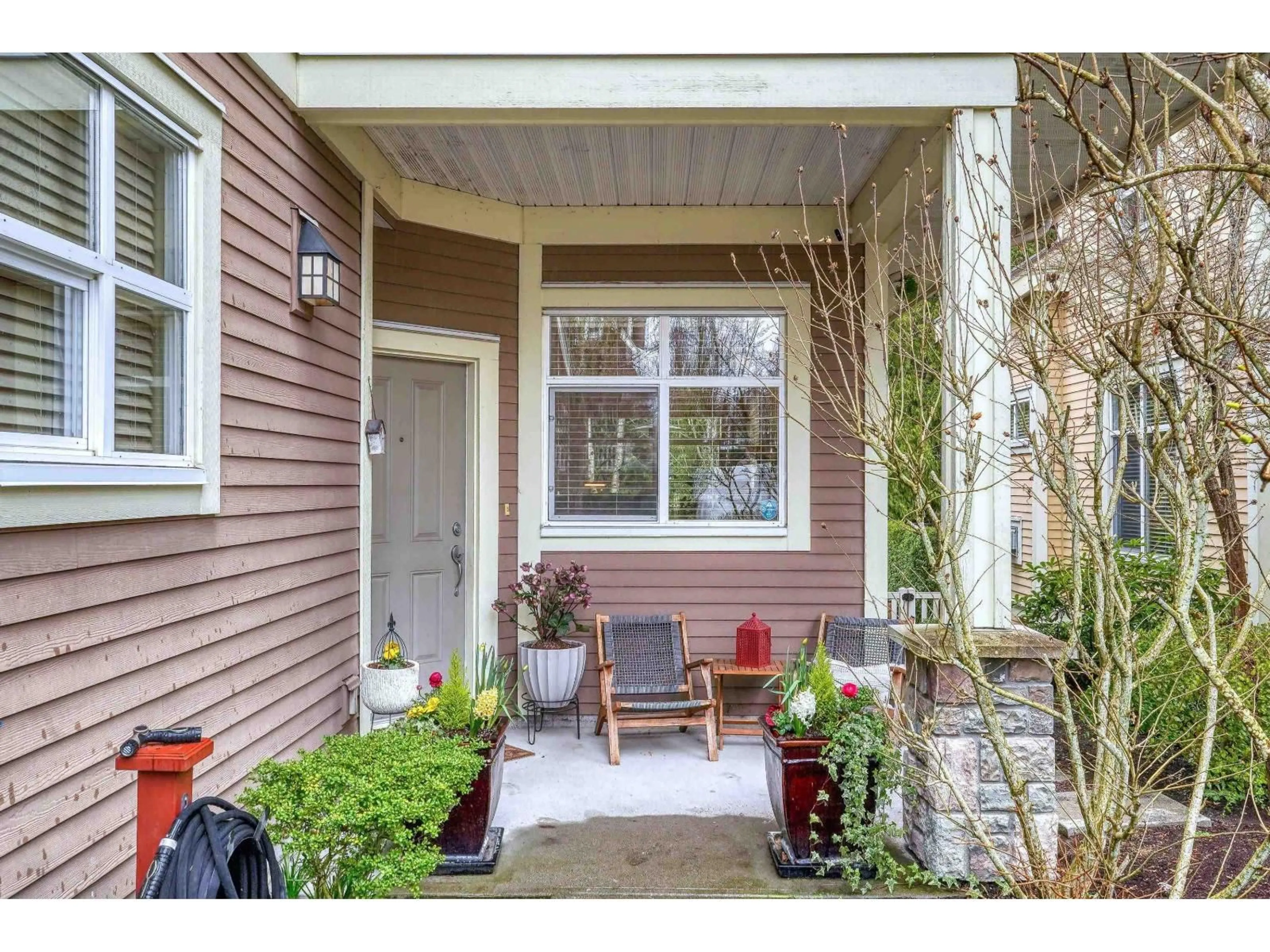 Indoor entryway for 25 - 15237 36 AVENUE, Surrey British Columbia V3Z0Y4