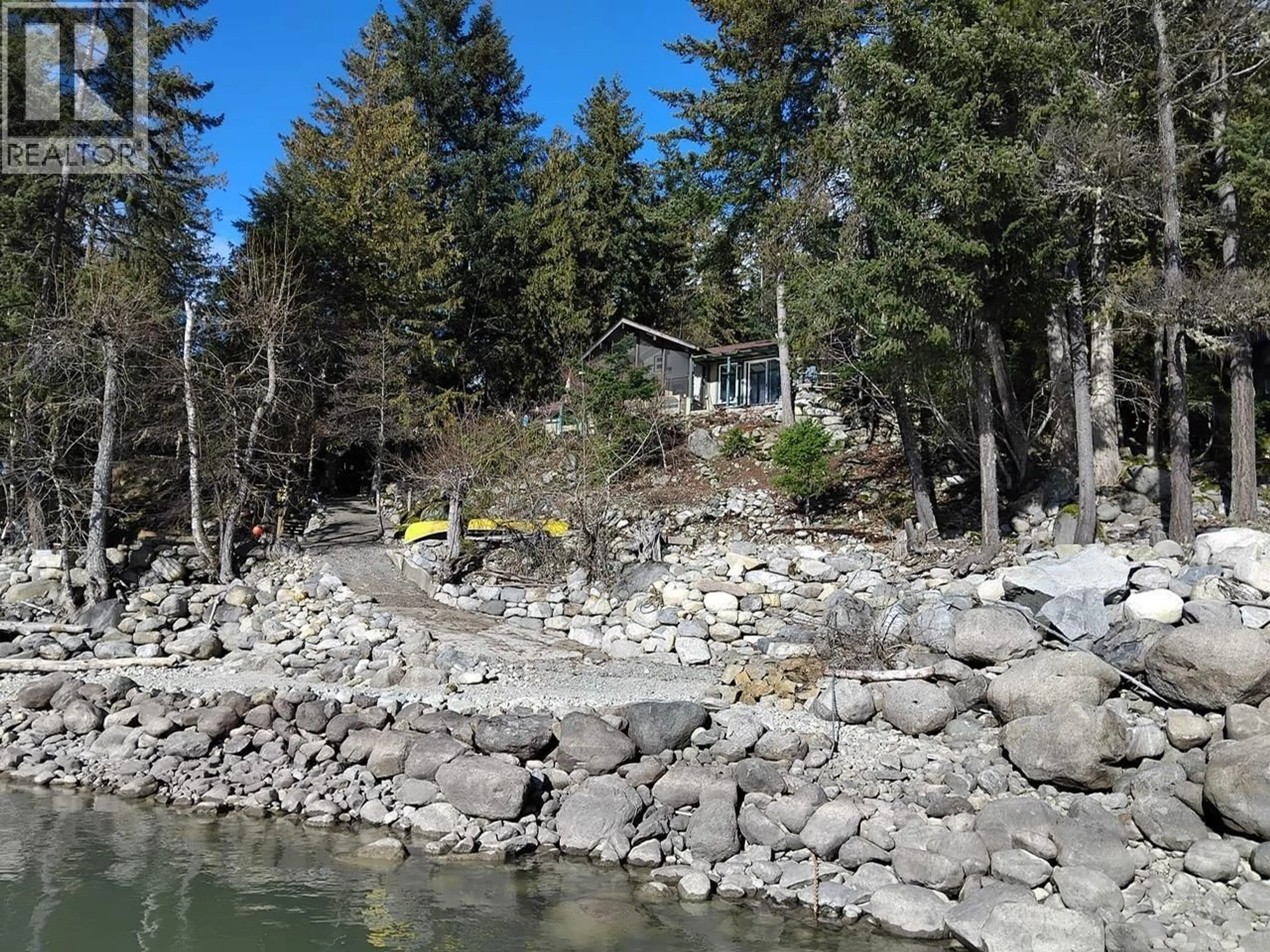 A pic from outside/outdoor area/front of a property/back of a property/a pic from drone, water/lake/river/ocean view for 10484 IN-SHUCK-CH FOREST SERVICE ROAD, Mount Currie British Columbia V0N2K0