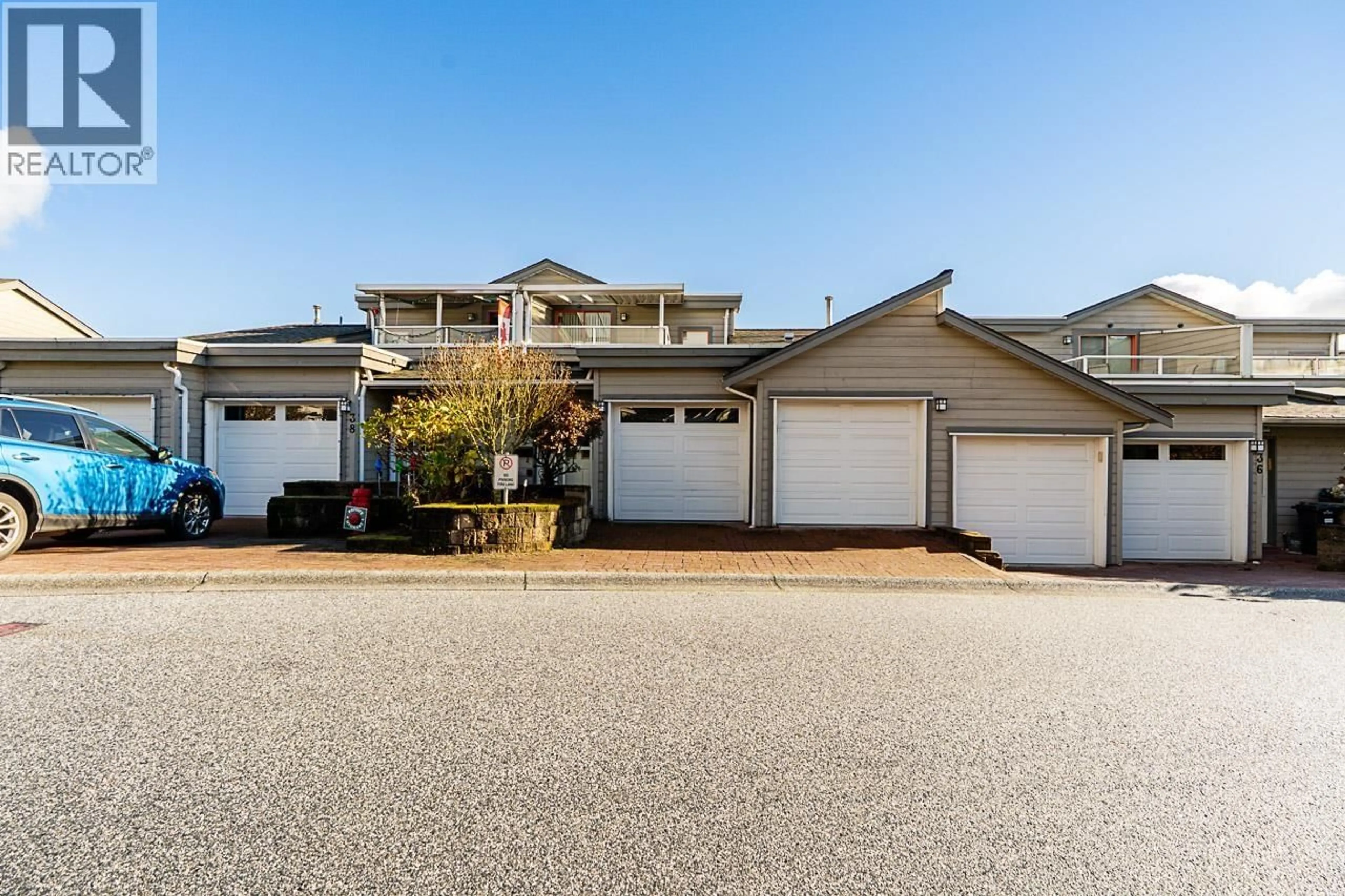 A pic from outside/outdoor area/front of a property/back of a property/a pic from drone, street for 37 - 323 GOVERNORS COURT, New Westminster British Columbia V3L5S6