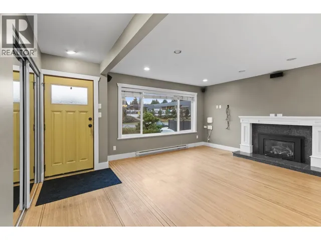5745 LAUREL STREET, Burnaby 4