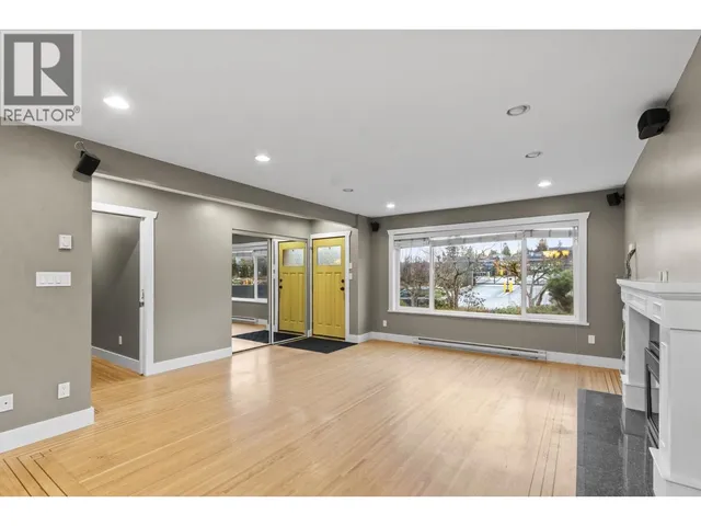 5745 LAUREL STREET, Burnaby 5