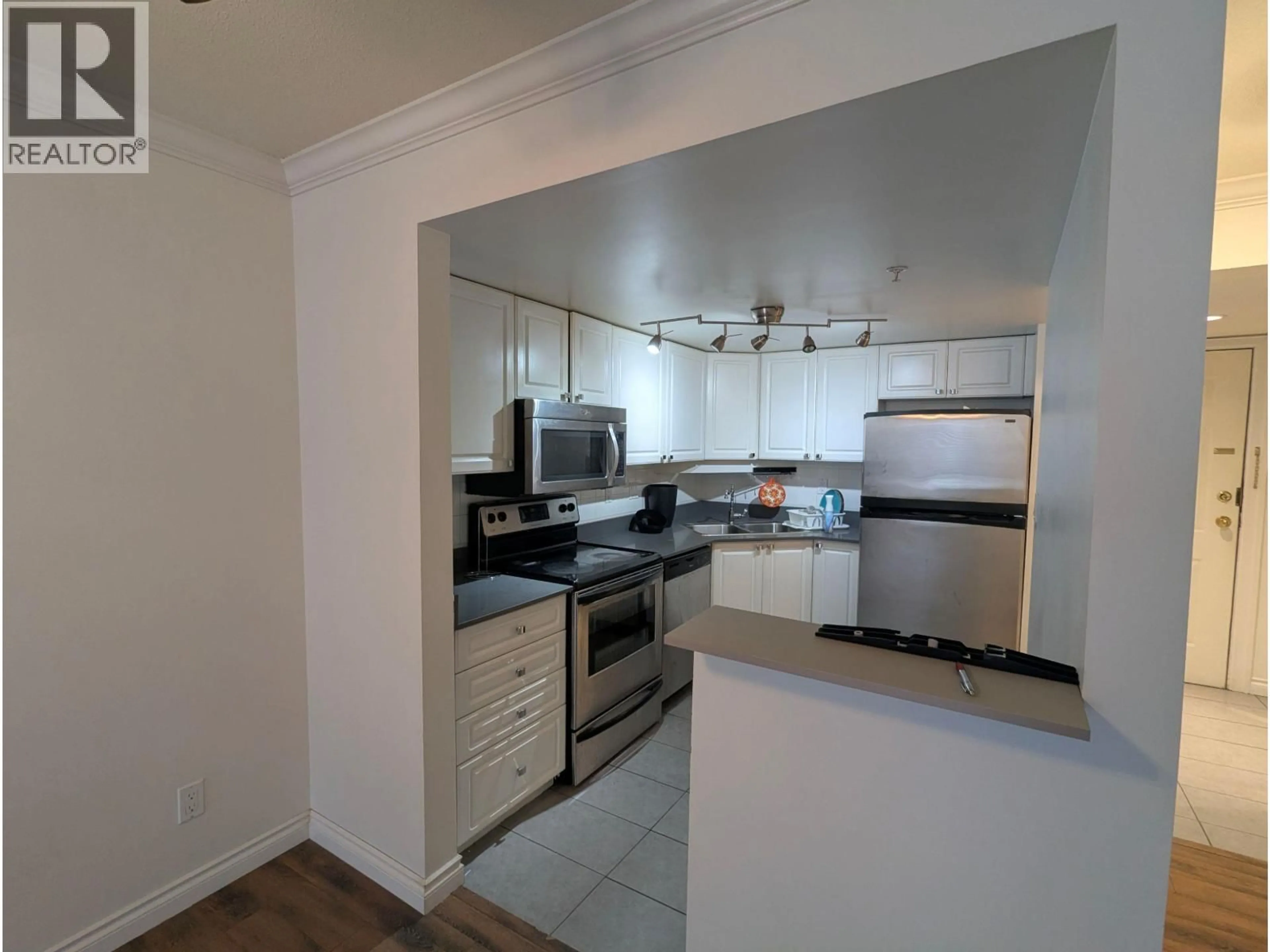 Standard kitchen, unknown for 205 - 2485 ATKINS AVENUE, Port Coquitlam British Columbia V3C1Z1